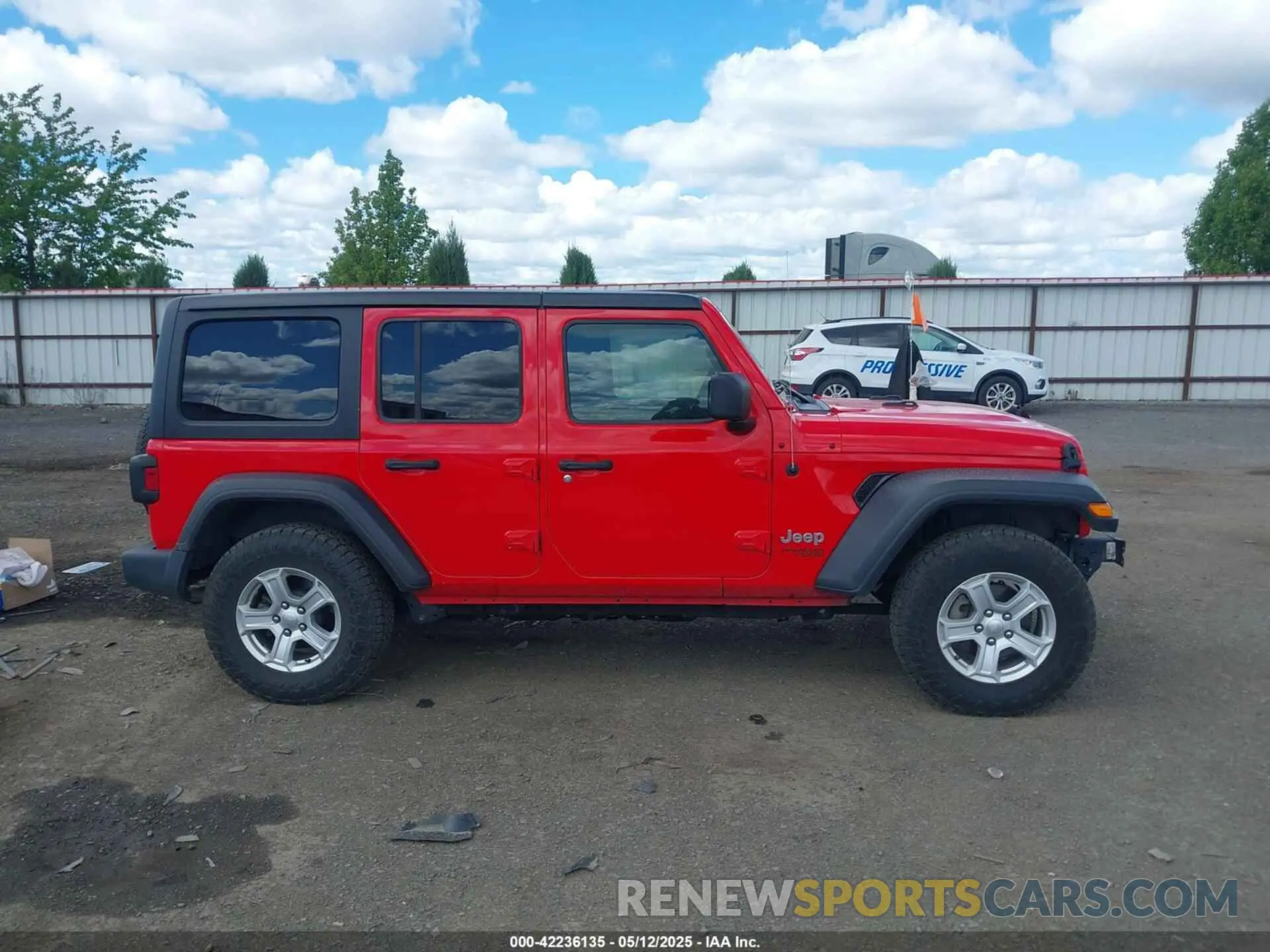 13 Photograph of a damaged car 1C4HJXDN5LW279865 JEEP WRANGLER UNLIMITED 2020