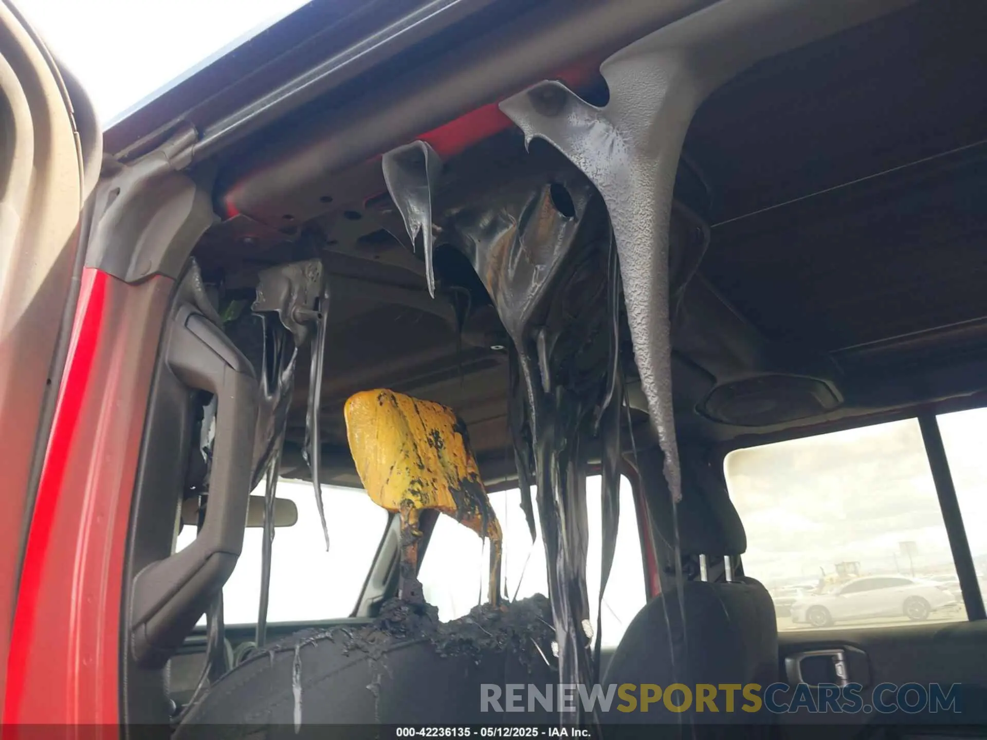 17 Photograph of a damaged car 1C4HJXDN5LW279865 JEEP WRANGLER UNLIMITED 2020
