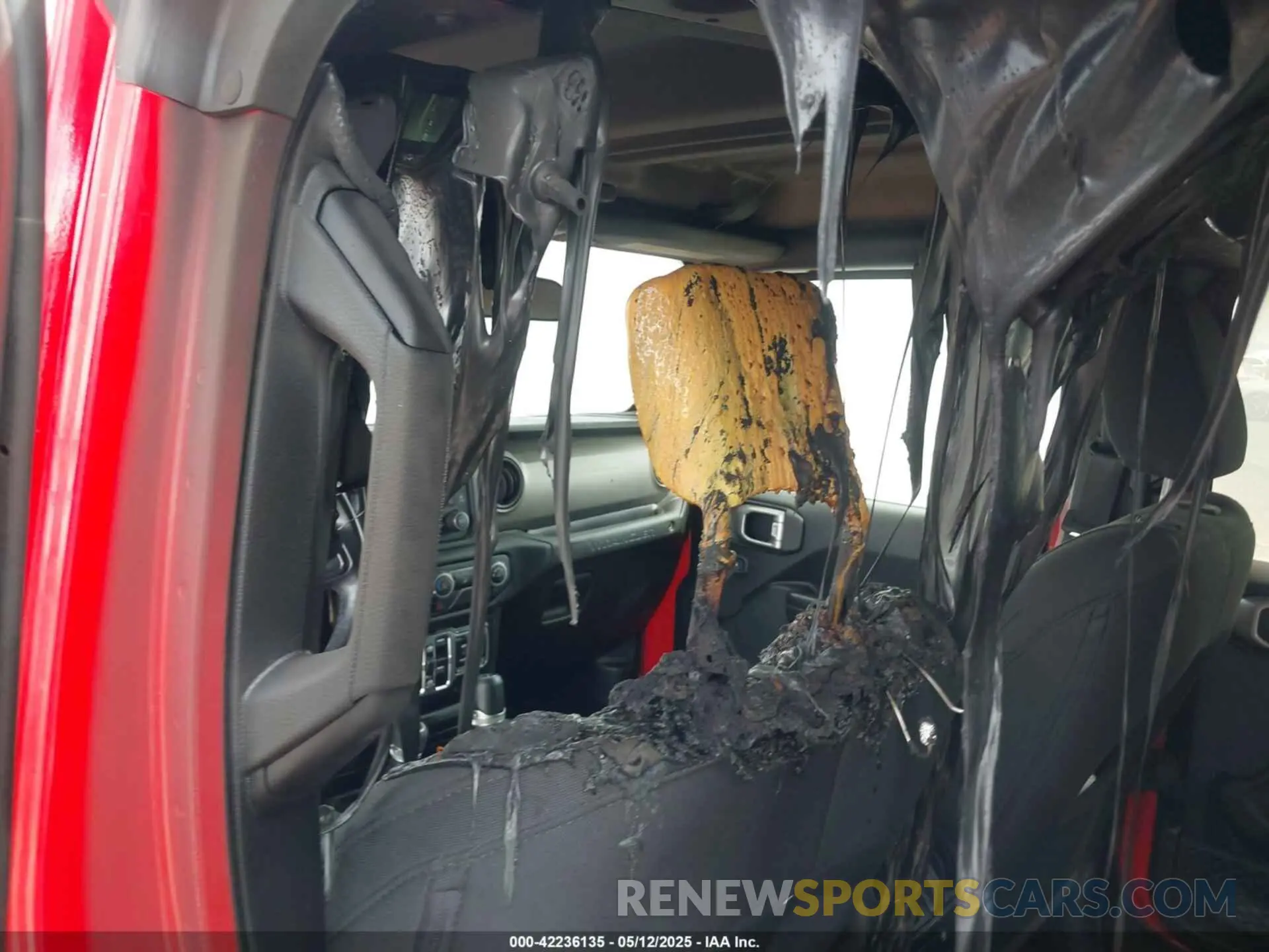 19 Photograph of a damaged car 1C4HJXDN5LW279865 JEEP WRANGLER UNLIMITED 2020