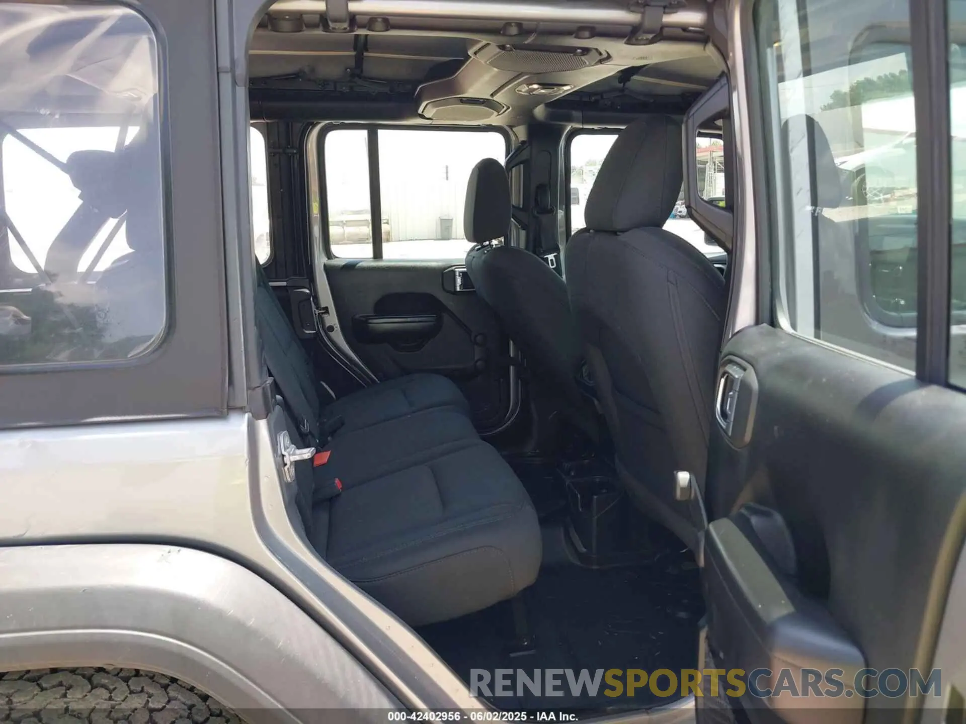 8 Photograph of a damaged car 1C4HJXDN6LW181802 JEEP WRANGLER UNLIMITED 2020