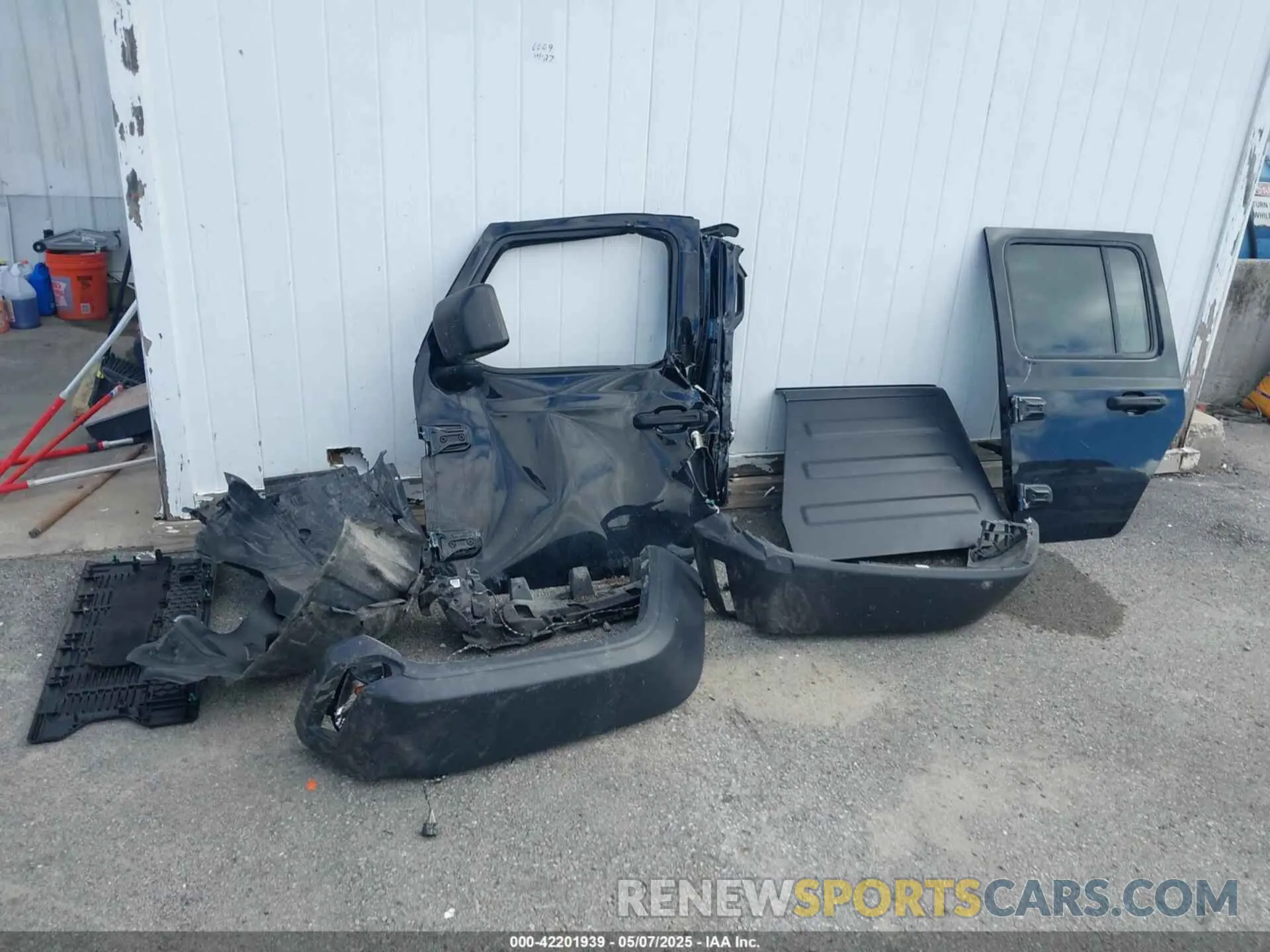 12 Photograph of a damaged car 1C4HJXDN6LW204513 JEEP WRANGLER UNLIMITED 2020