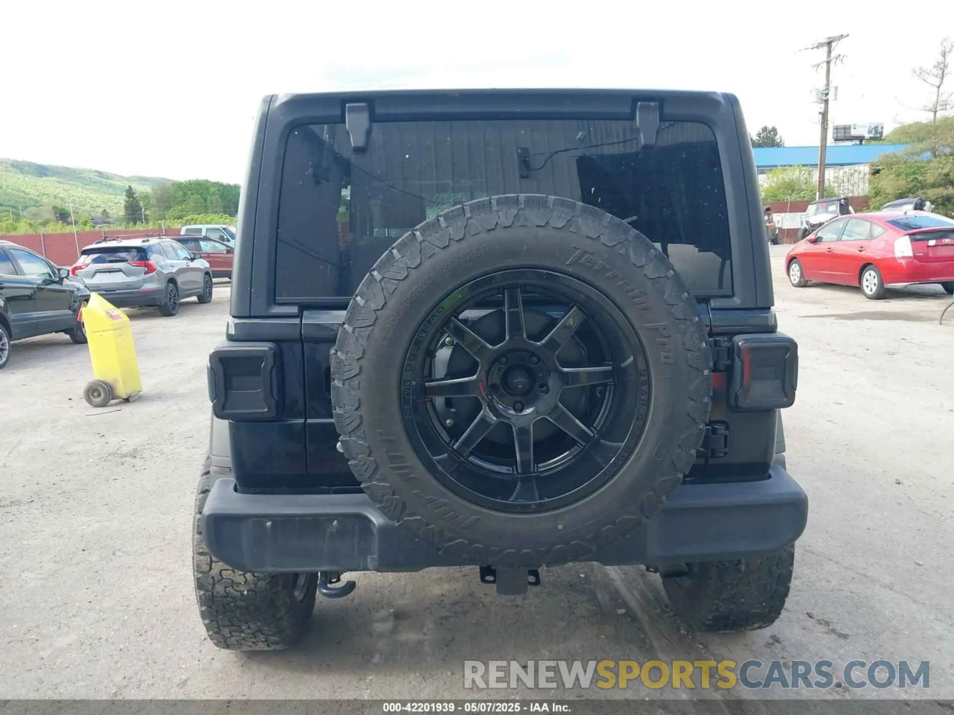 17 Photograph of a damaged car 1C4HJXDN6LW204513 JEEP WRANGLER UNLIMITED 2020