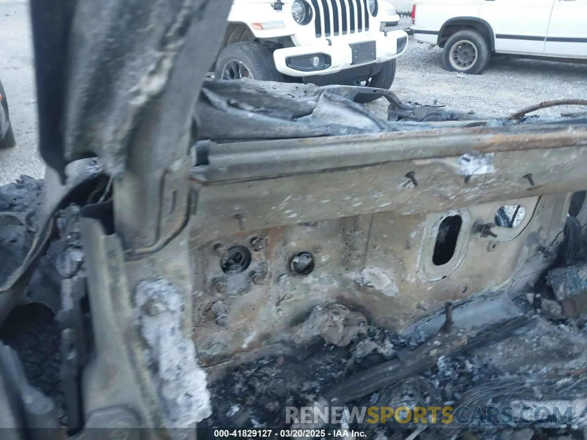 7 Photograph of a damaged car 1C4HJXDN6LW339779 JEEP WRANGLER UNLIMITED 2020