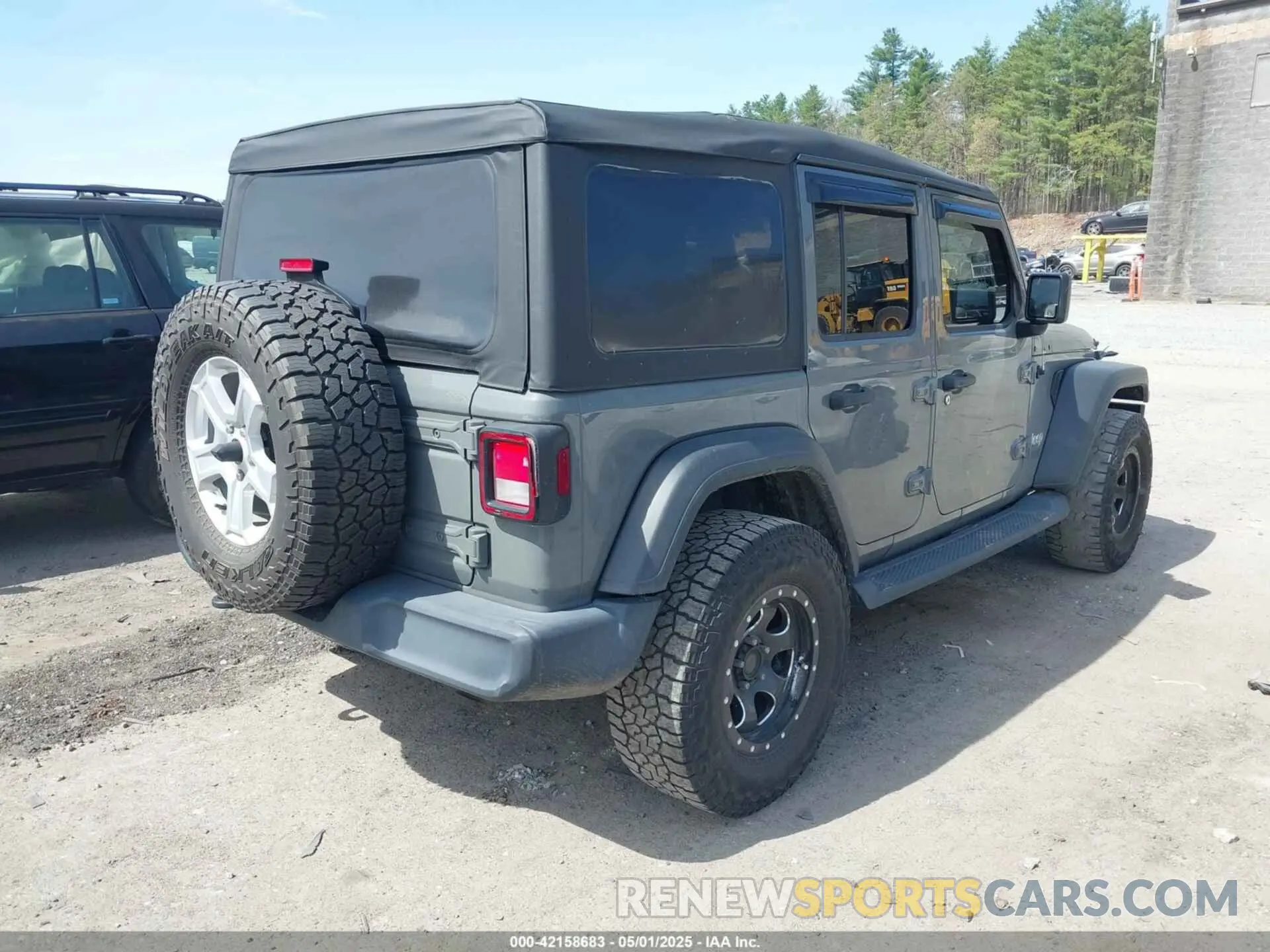 4 Photograph of a damaged car 1C4HJXDN7LW120040 JEEP WRANGLER UNLIMITED 2020