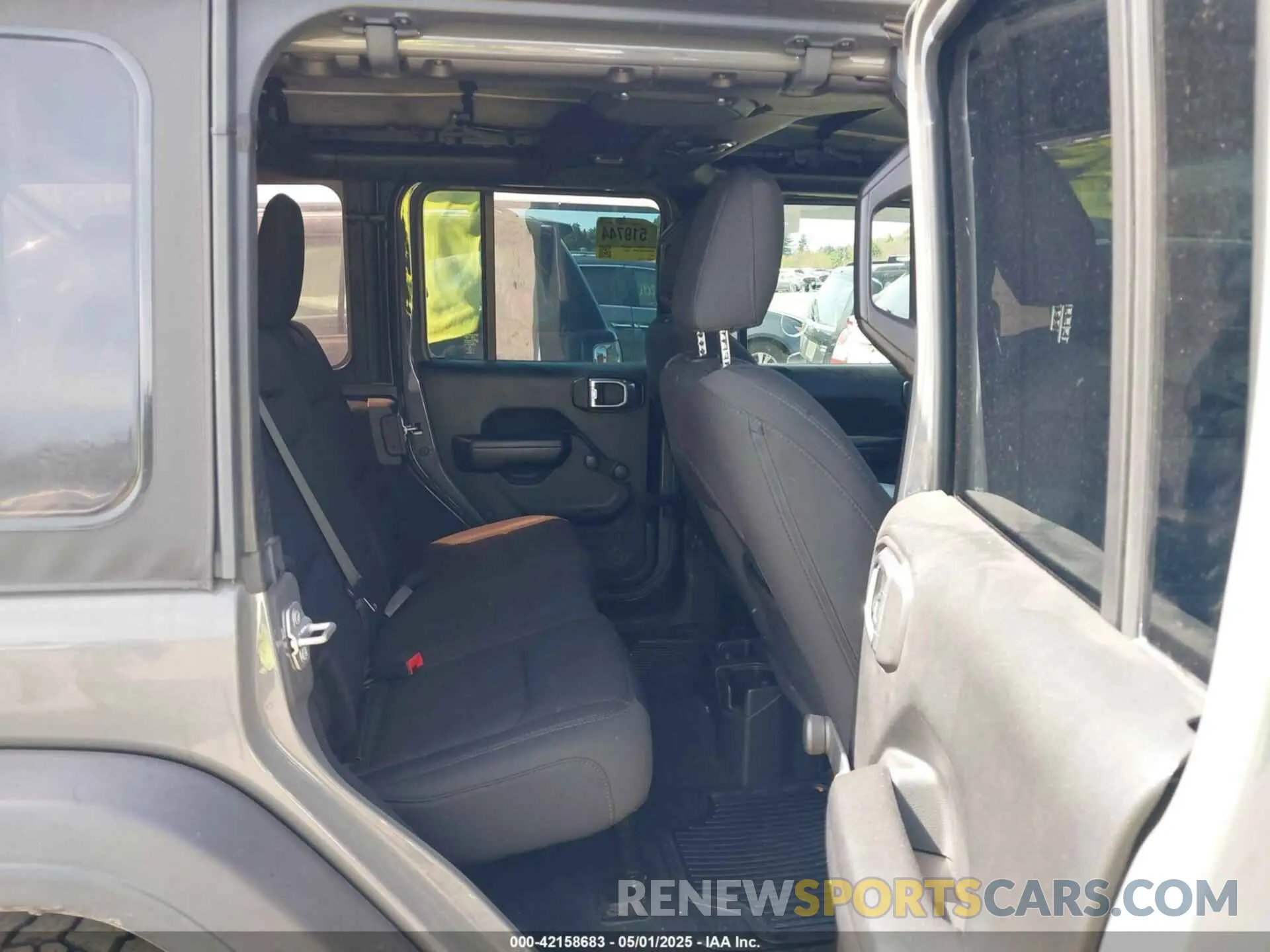 8 Photograph of a damaged car 1C4HJXDN7LW120040 JEEP WRANGLER UNLIMITED 2020