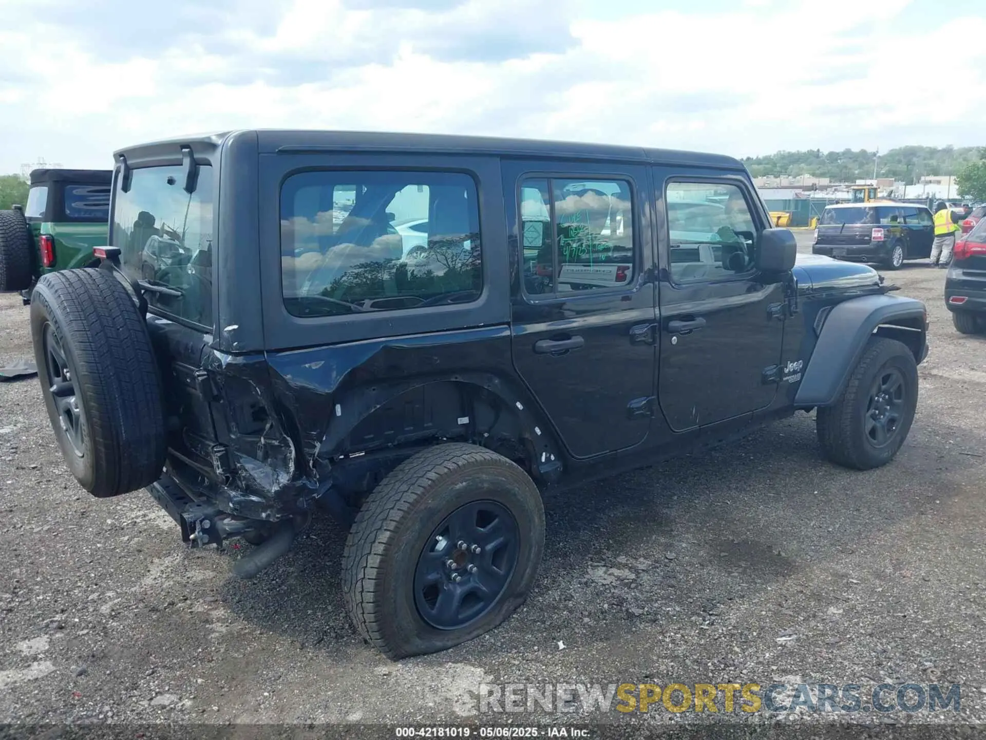 4 Photograph of a damaged car 1C4HJXDN7LW130390 JEEP WRANGLER UNLIMITED 2020