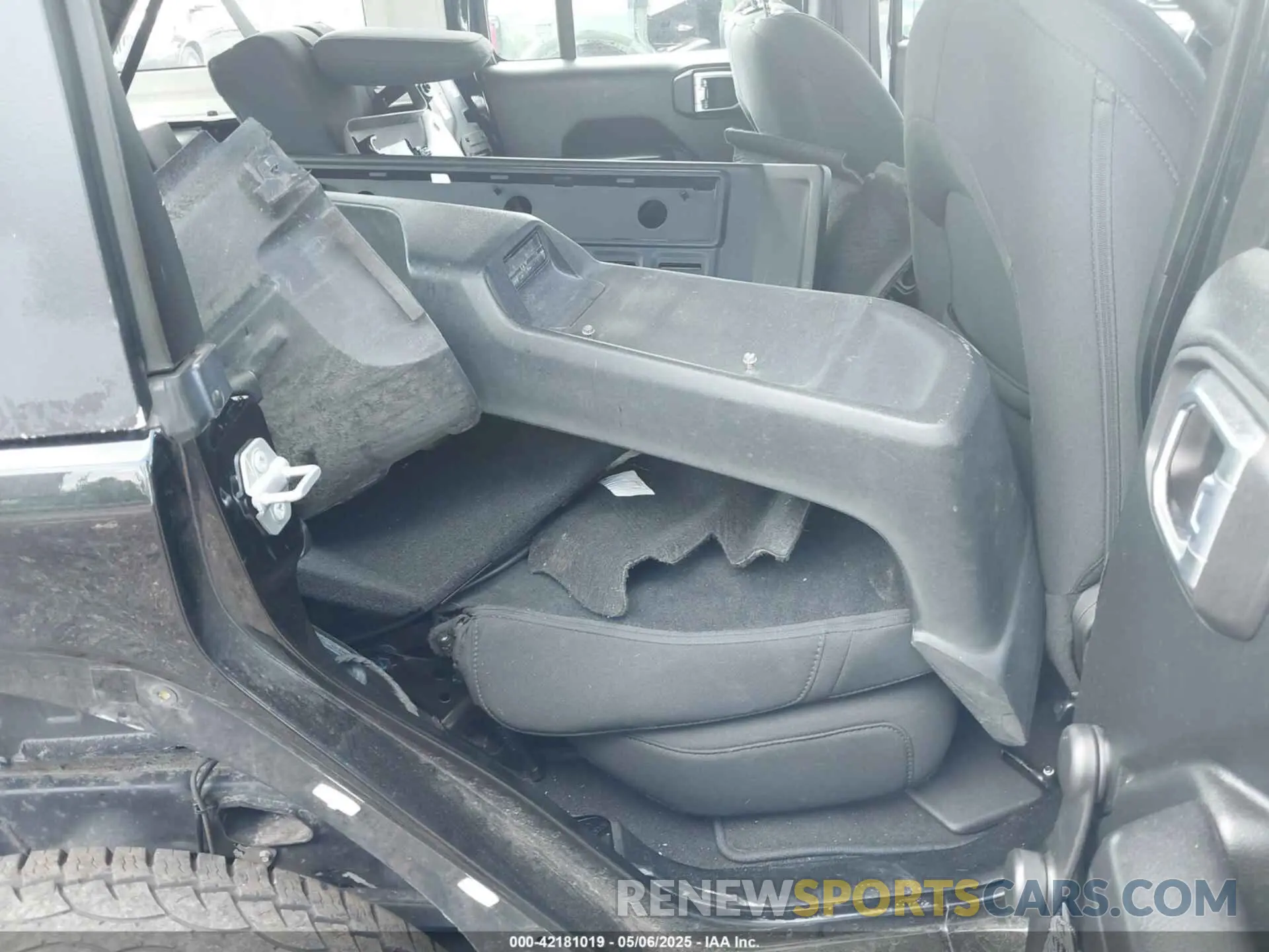 8 Photograph of a damaged car 1C4HJXDN7LW130390 JEEP WRANGLER UNLIMITED 2020