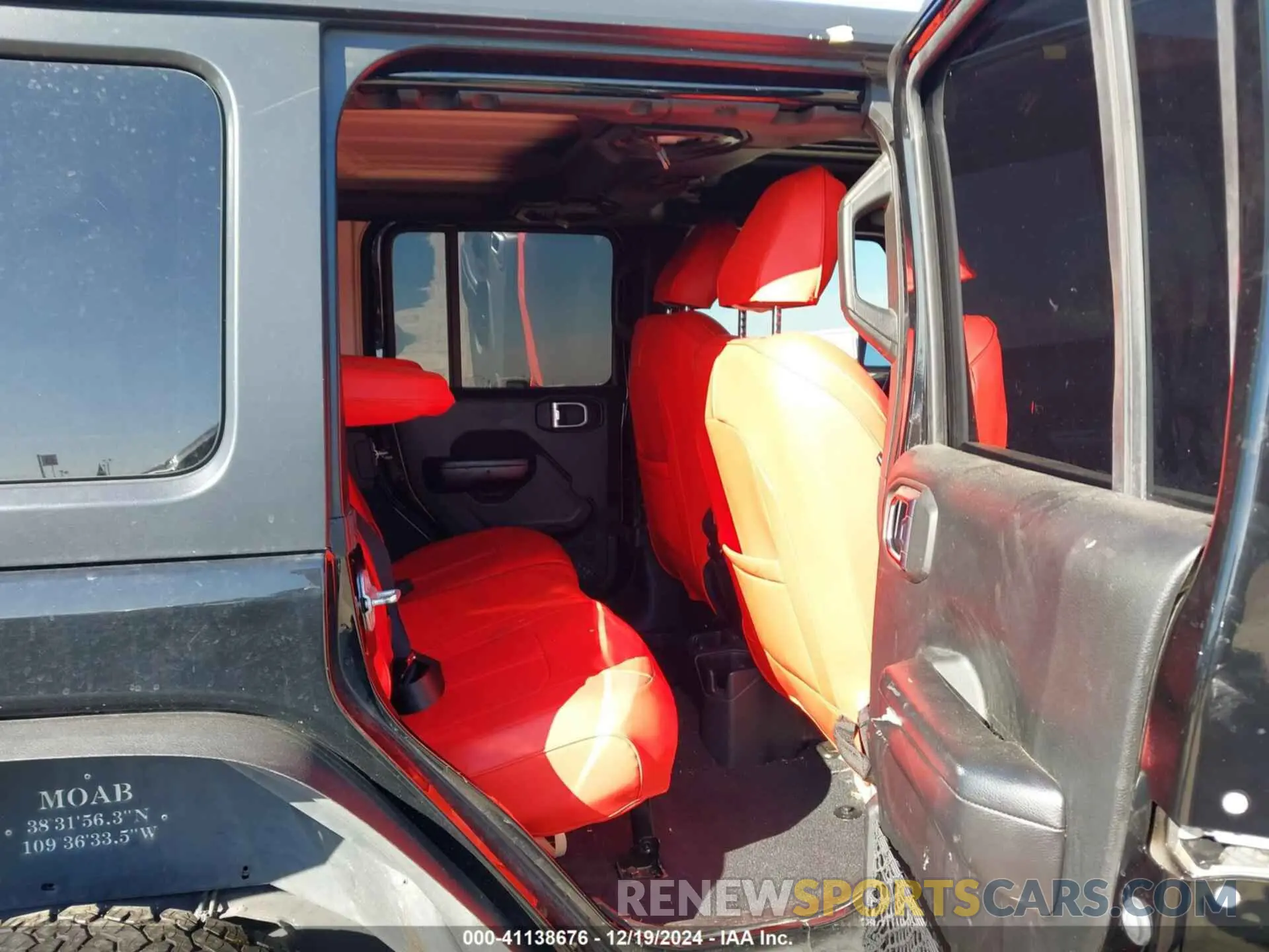 8 Photograph of a damaged car 1C4HJXDN7LW275350 JEEP WRANGLER UNLIMITED 2020