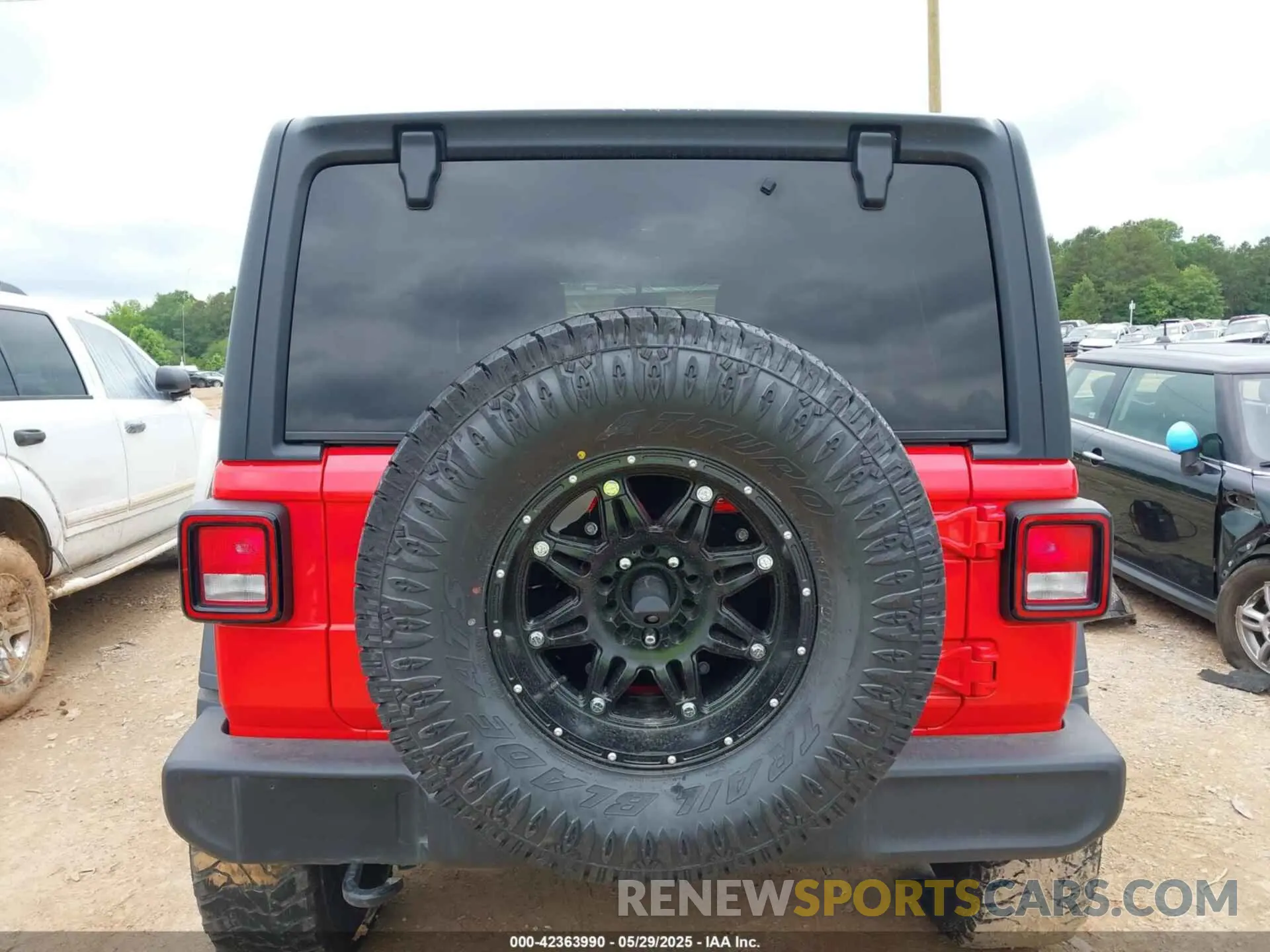 16 Photograph of a damaged car 1C4HJXDN7LW281357 JEEP WRANGLER UNLIMITED 2020