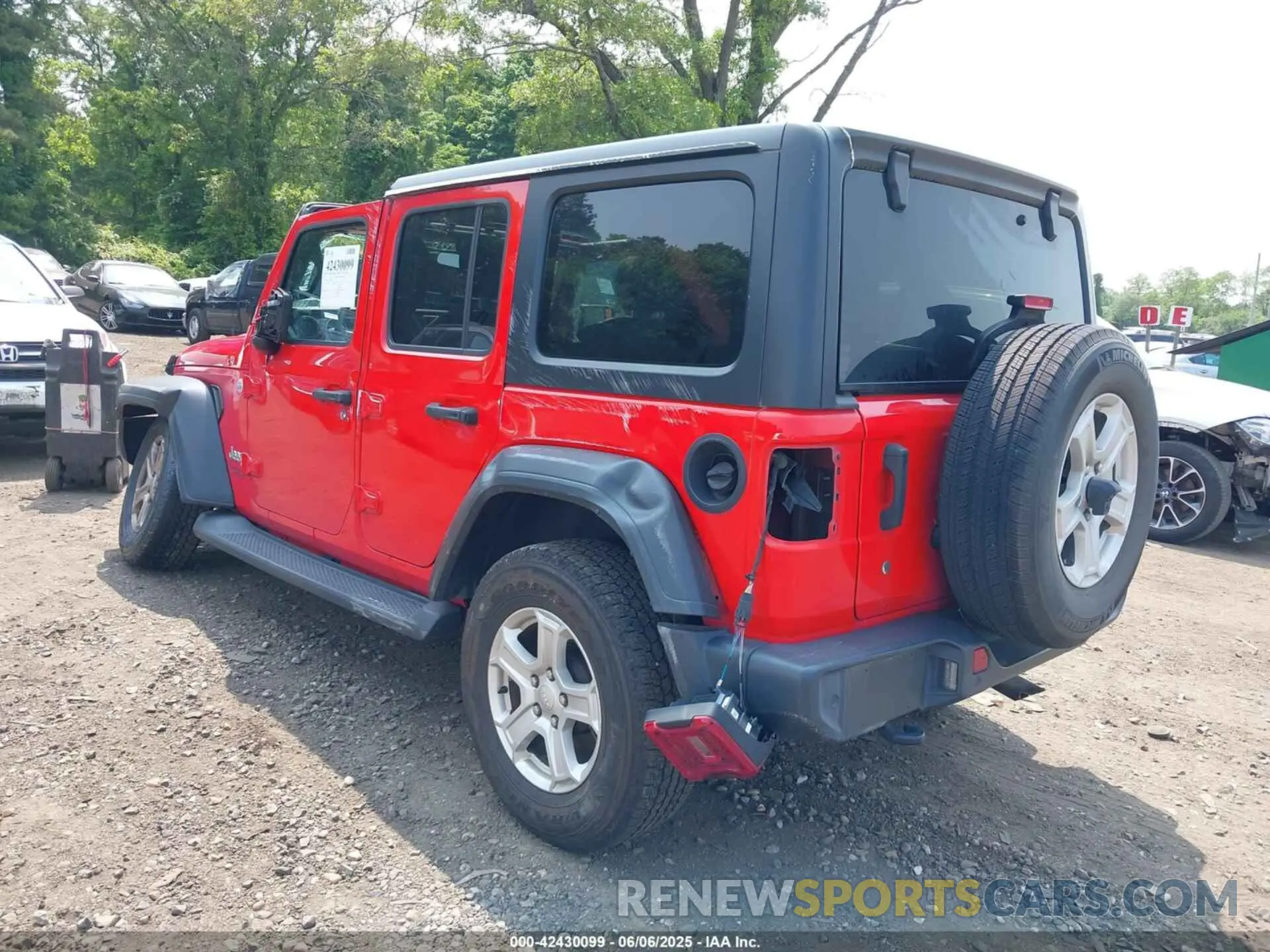 3 Photograph of a damaged car 1C4HJXDN8LW122928 JEEP WRANGLER UNLIMITED 2020