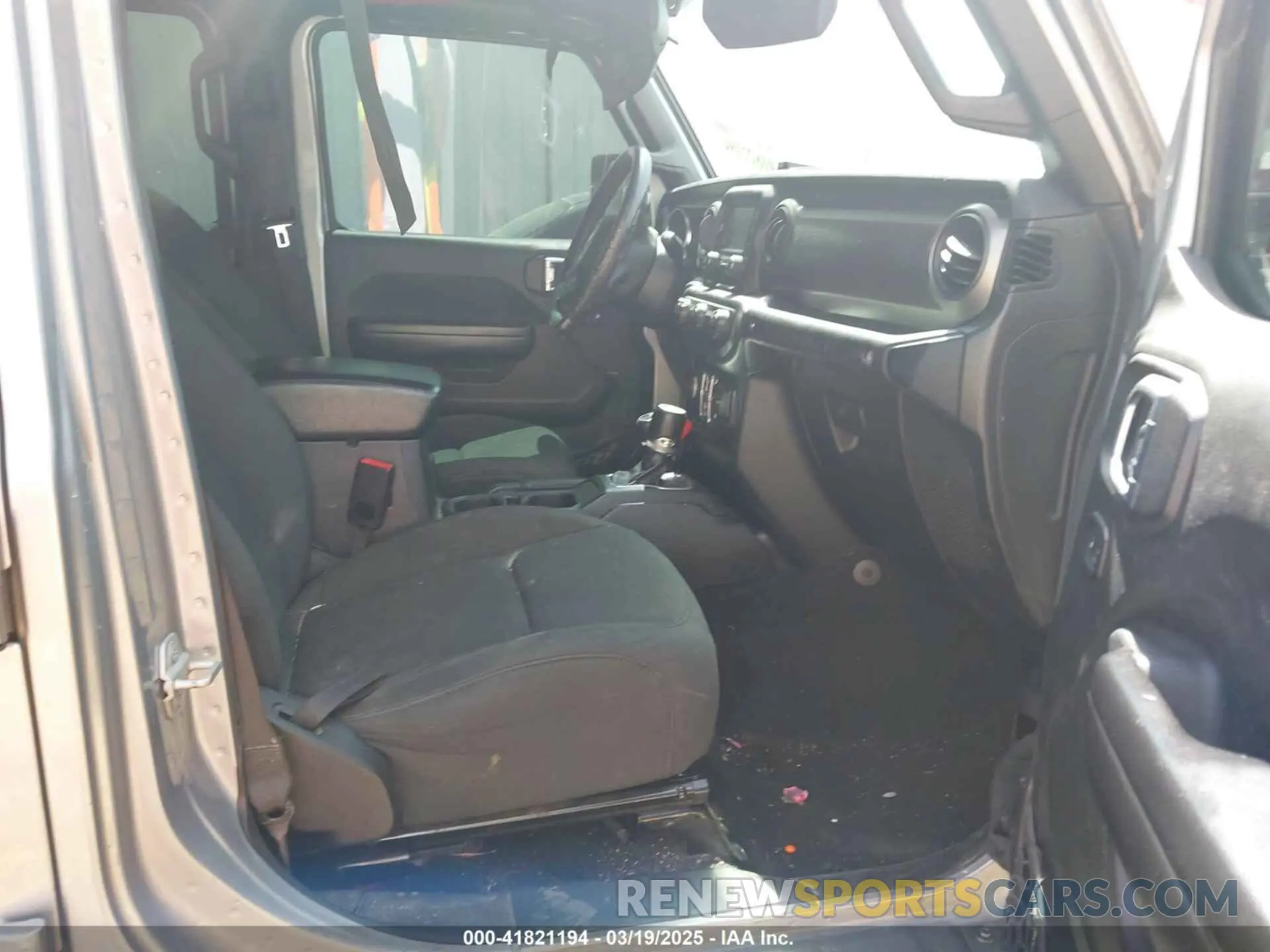 5 Photograph of a damaged car 1C4HJXDN8LW127059 JEEP WRANGLER UNLIMITED 2020