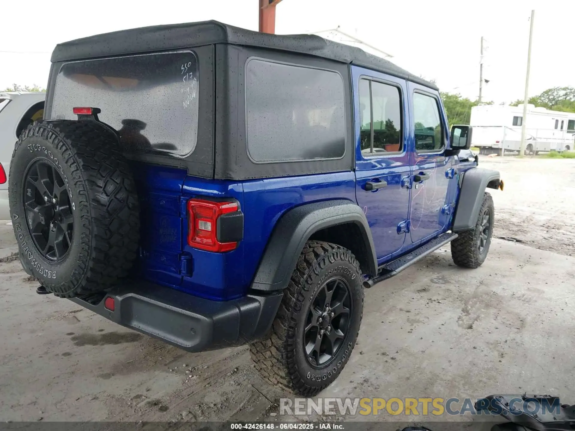 4 Photograph of a damaged car 1C4HJXDN8LW261392 JEEP WRANGLER UNLIMITED 2020