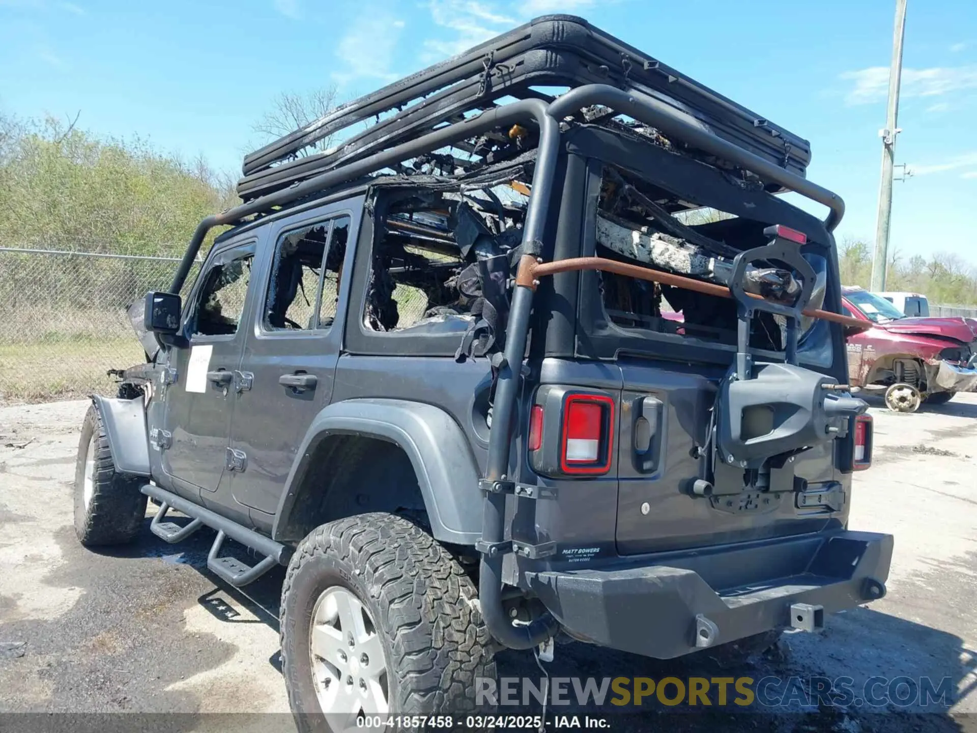 3 Photograph of a damaged car 1C4HJXDNXLW226806 JEEP WRANGLER UNLIMITED 2020