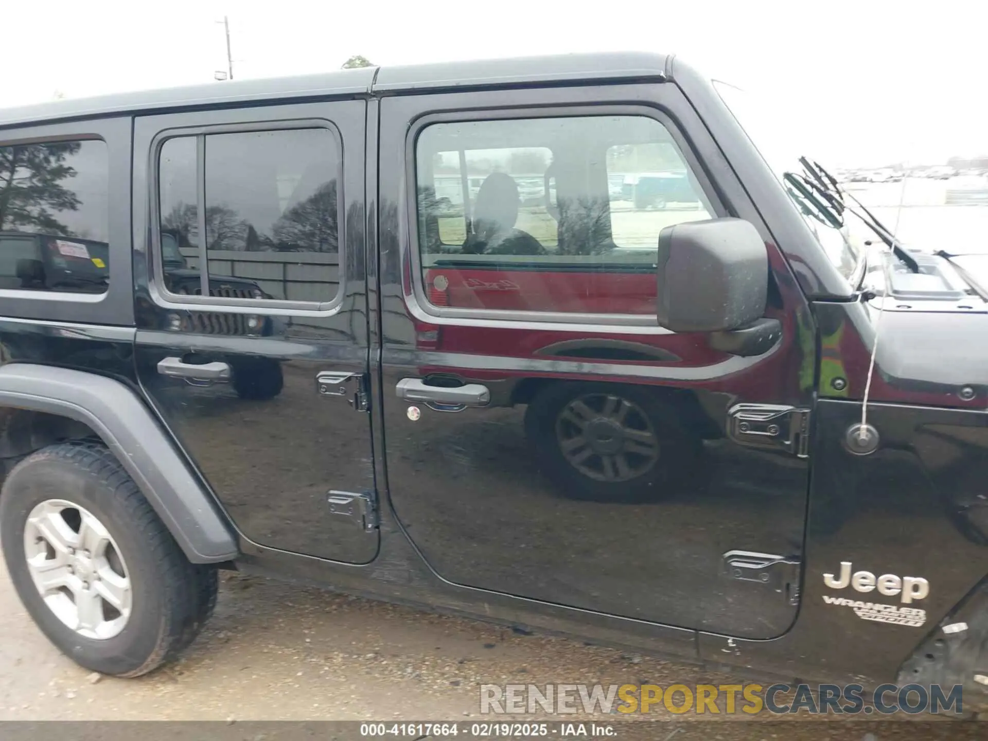 13 Photograph of a damaged car 1C4HJXDNXLW279876 JEEP WRANGLER UNLIMITED 2020