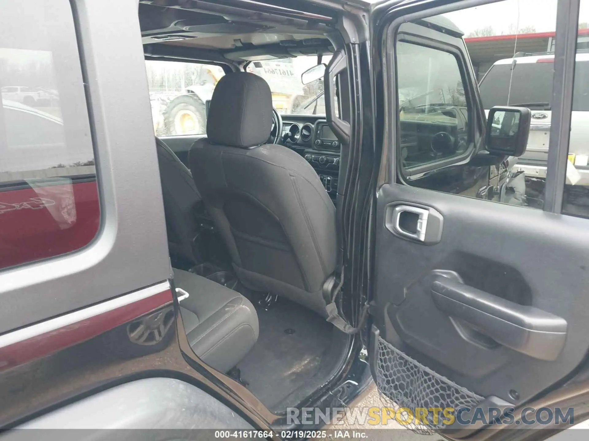 8 Photograph of a damaged car 1C4HJXDNXLW279876 JEEP WRANGLER UNLIMITED 2020