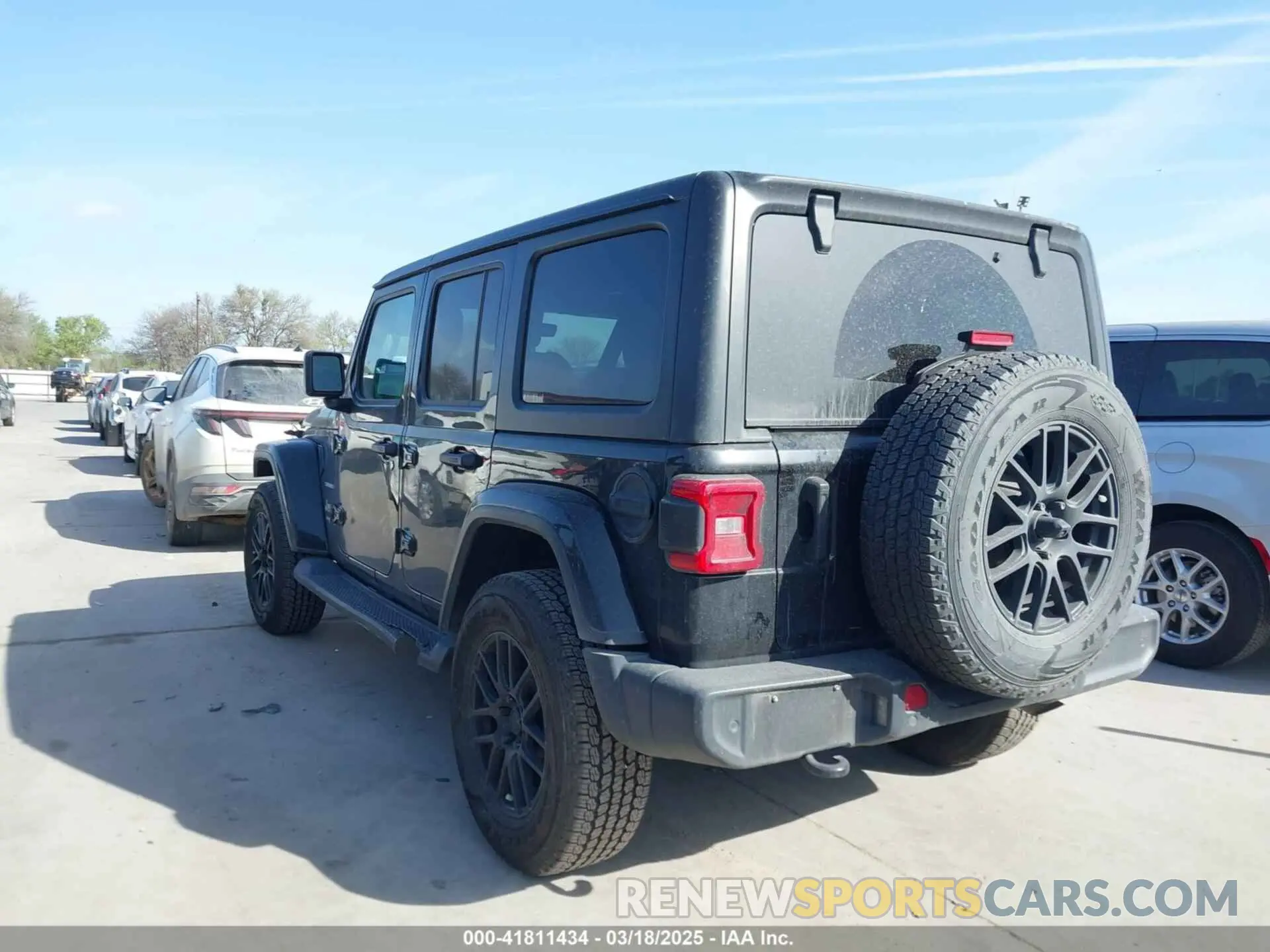 3 Photograph of a damaged car 1C4HJXEG2LW298373 JEEP WRANGLER UNLIMITED 2020