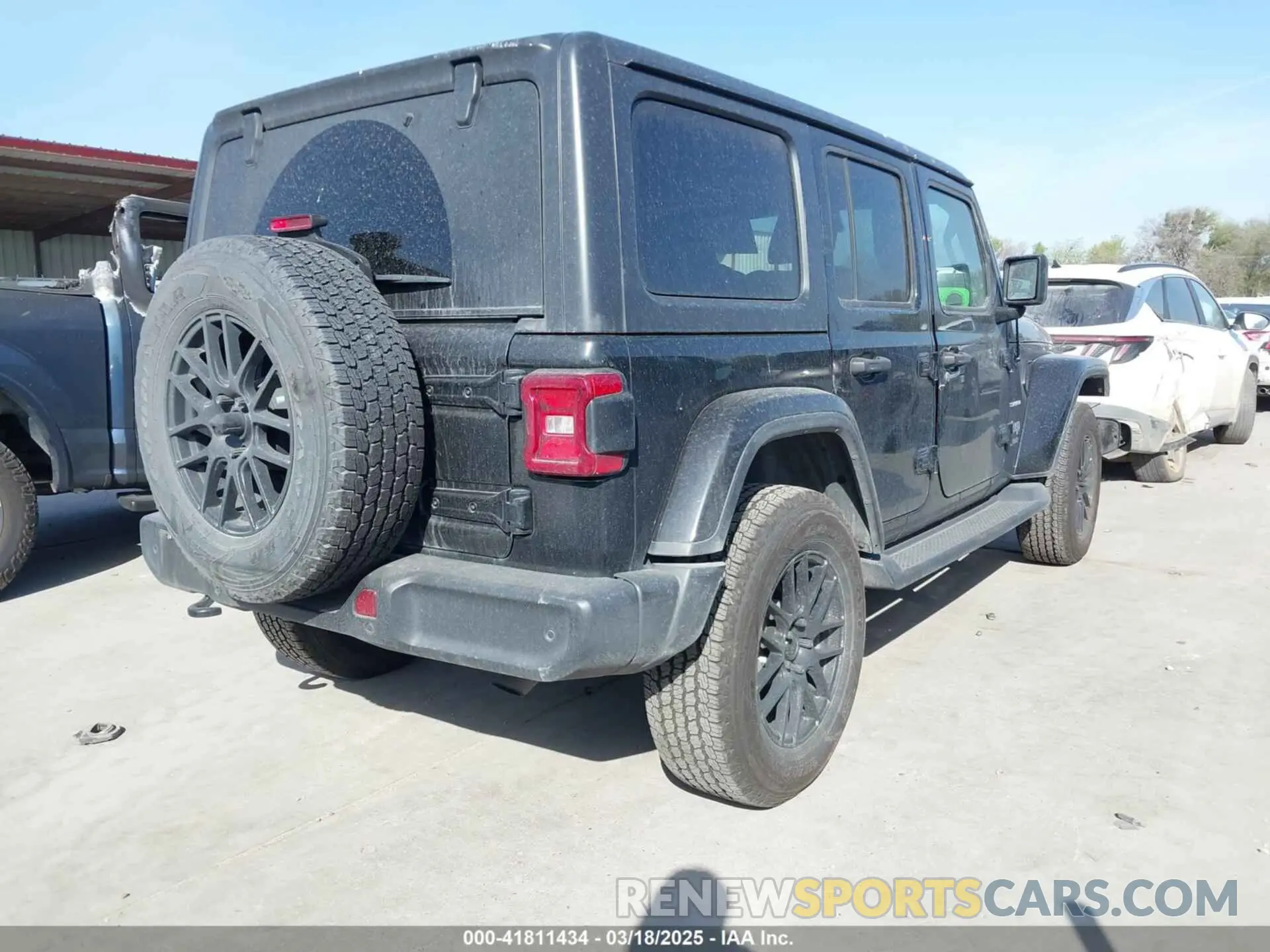 4 Photograph of a damaged car 1C4HJXEG2LW298373 JEEP WRANGLER UNLIMITED 2020