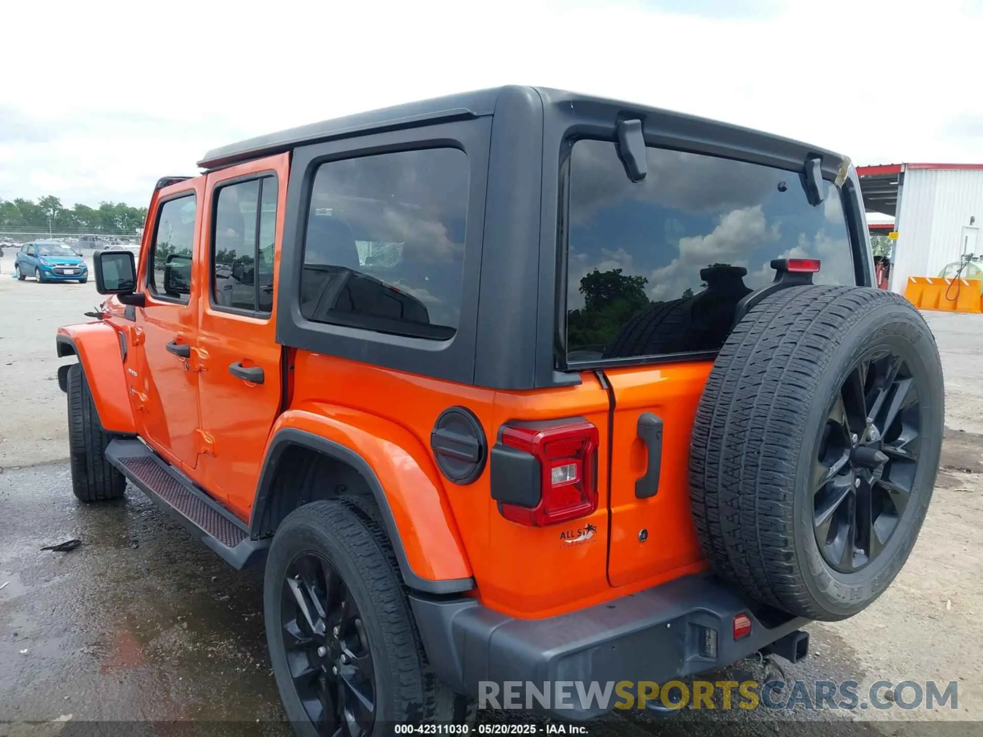 3 Photograph of a damaged car 1C4HJXEG5LW232965 JEEP WRANGLER UNLIMITED 2020