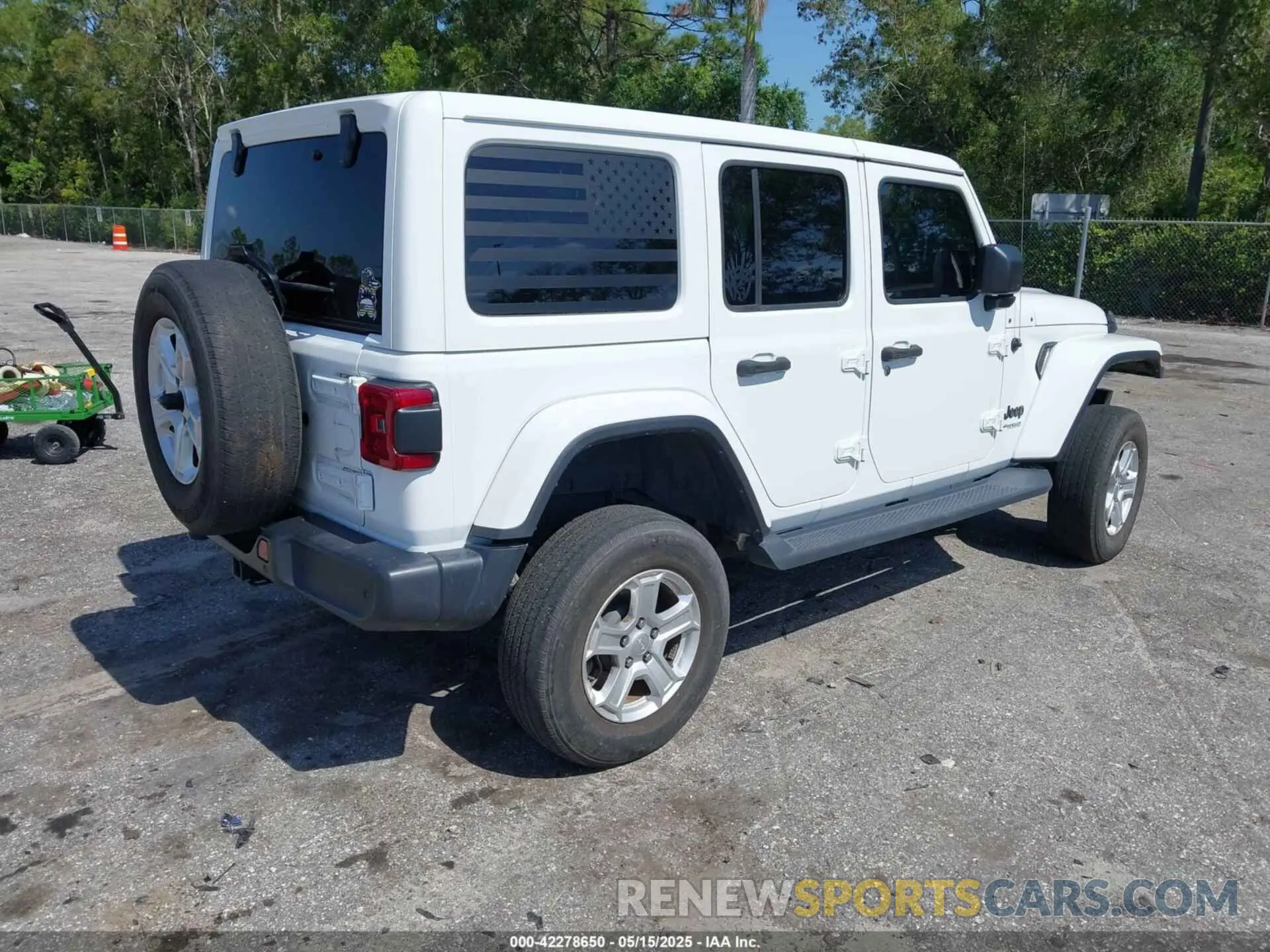 4 Photograph of a damaged car 1C4HJXEN1LW104950 JEEP WRANGLER UNLIMITED 2020