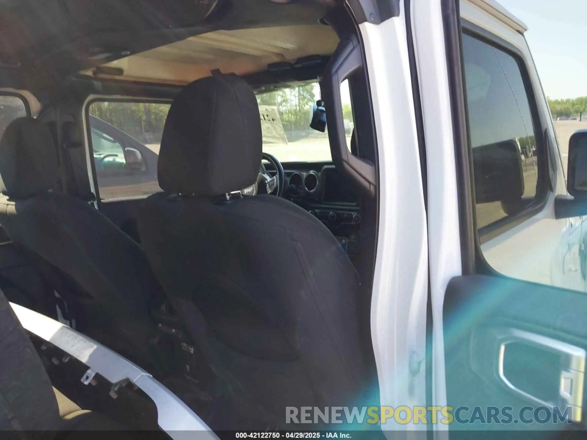 8 Photograph of a damaged car 1C4HJXEN1LW152769 JEEP WRANGLER UNLIMITED 2020