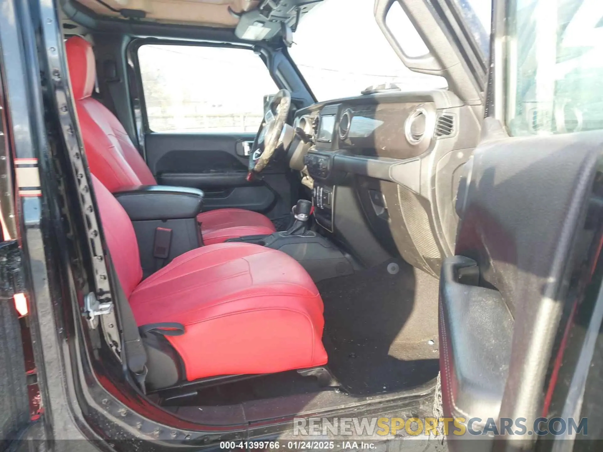 5 Photograph of a damaged car 1C4HJXEN6LW113725 JEEP WRANGLER UNLIMITED 2020