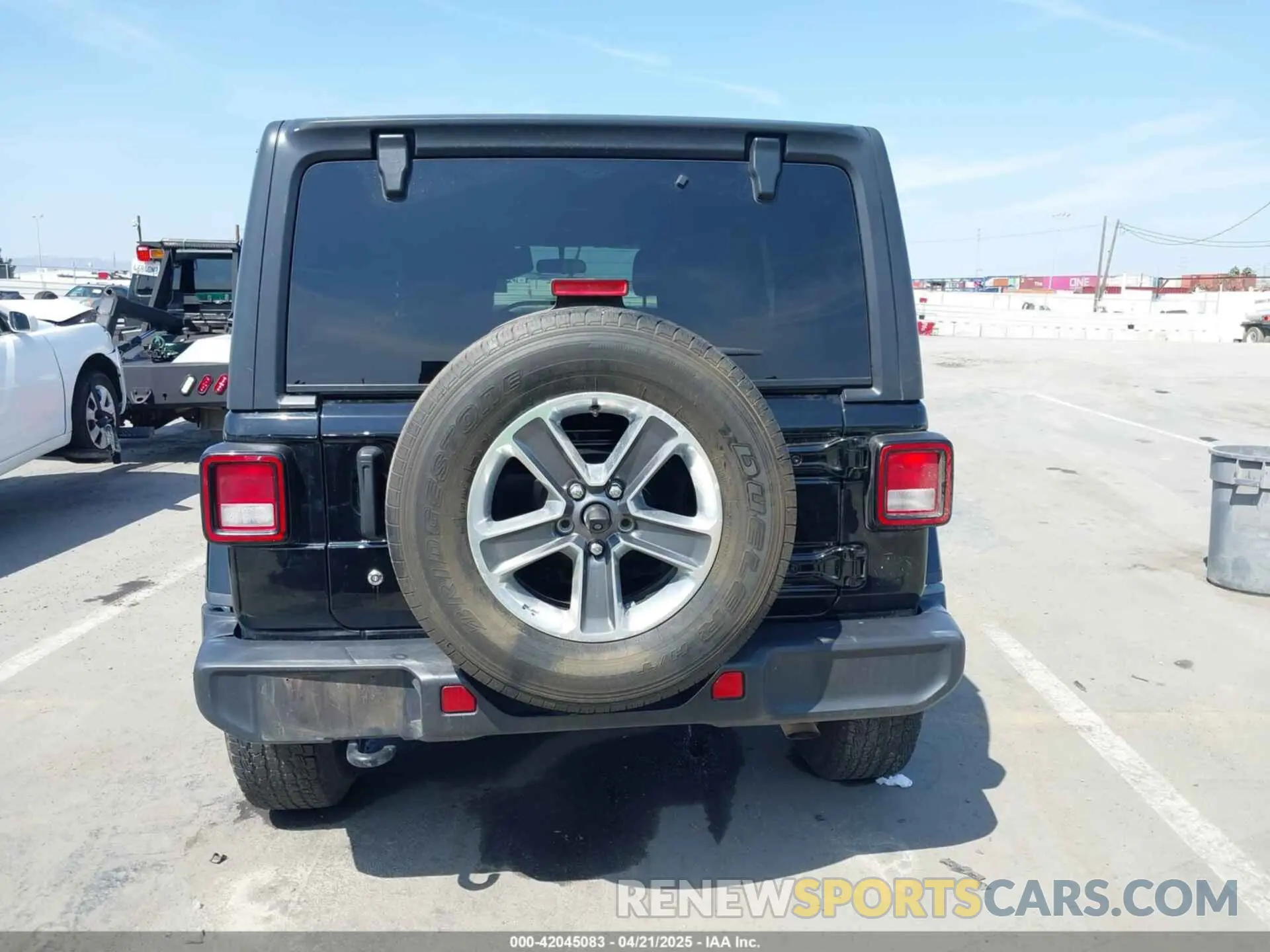 16 Photograph of a damaged car 1C4HJXEN6LW235159 JEEP WRANGLER UNLIMITED 2020