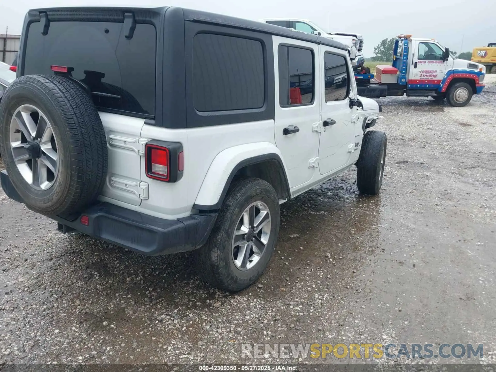 4 Photograph of a damaged car 1C4HJXEN7LW213395 JEEP WRANGLER UNLIMITED 2020
