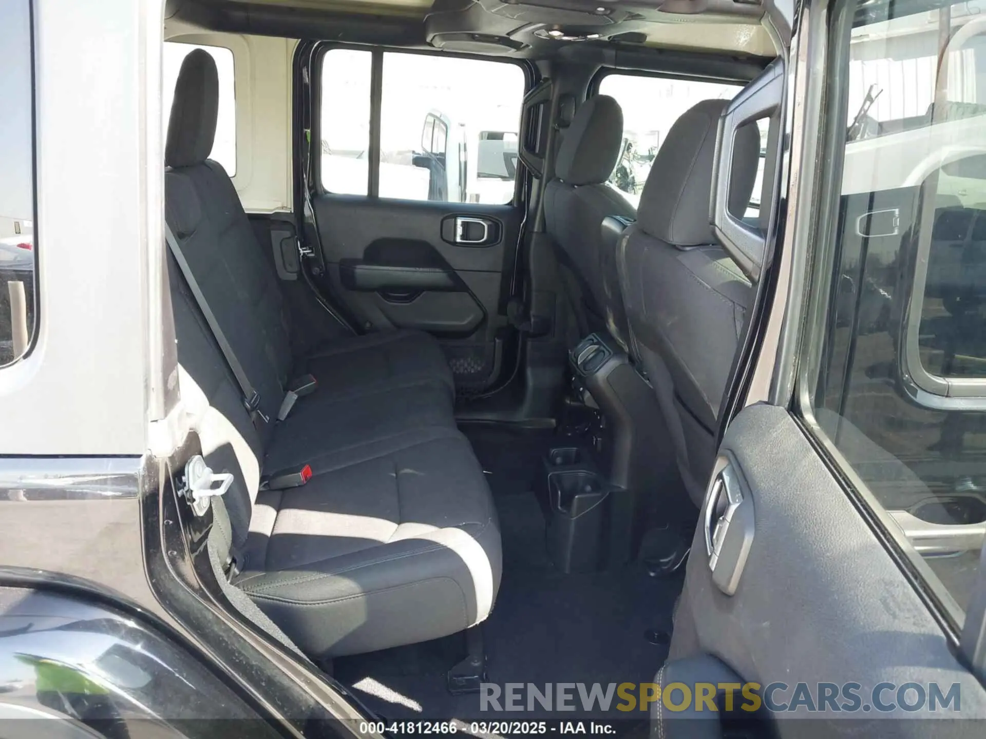 8 Photograph of a damaged car 1C4HJXEN7LW230214 JEEP WRANGLER UNLIMITED 2020