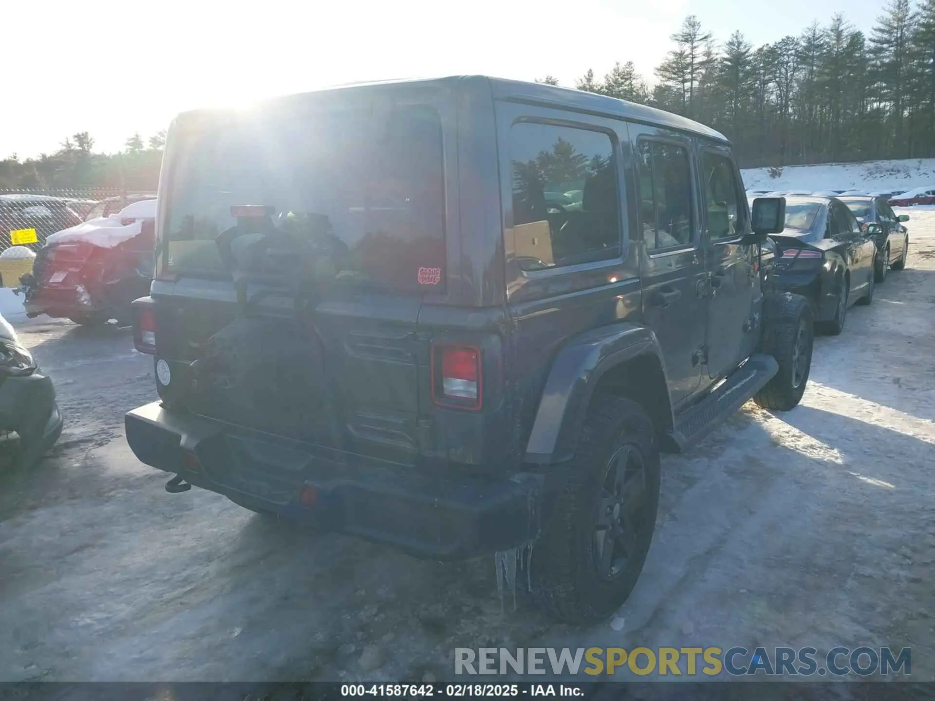 4 Photograph of a damaged car 1C4HJXEN9LW157444 JEEP WRANGLER UNLIMITED 2020