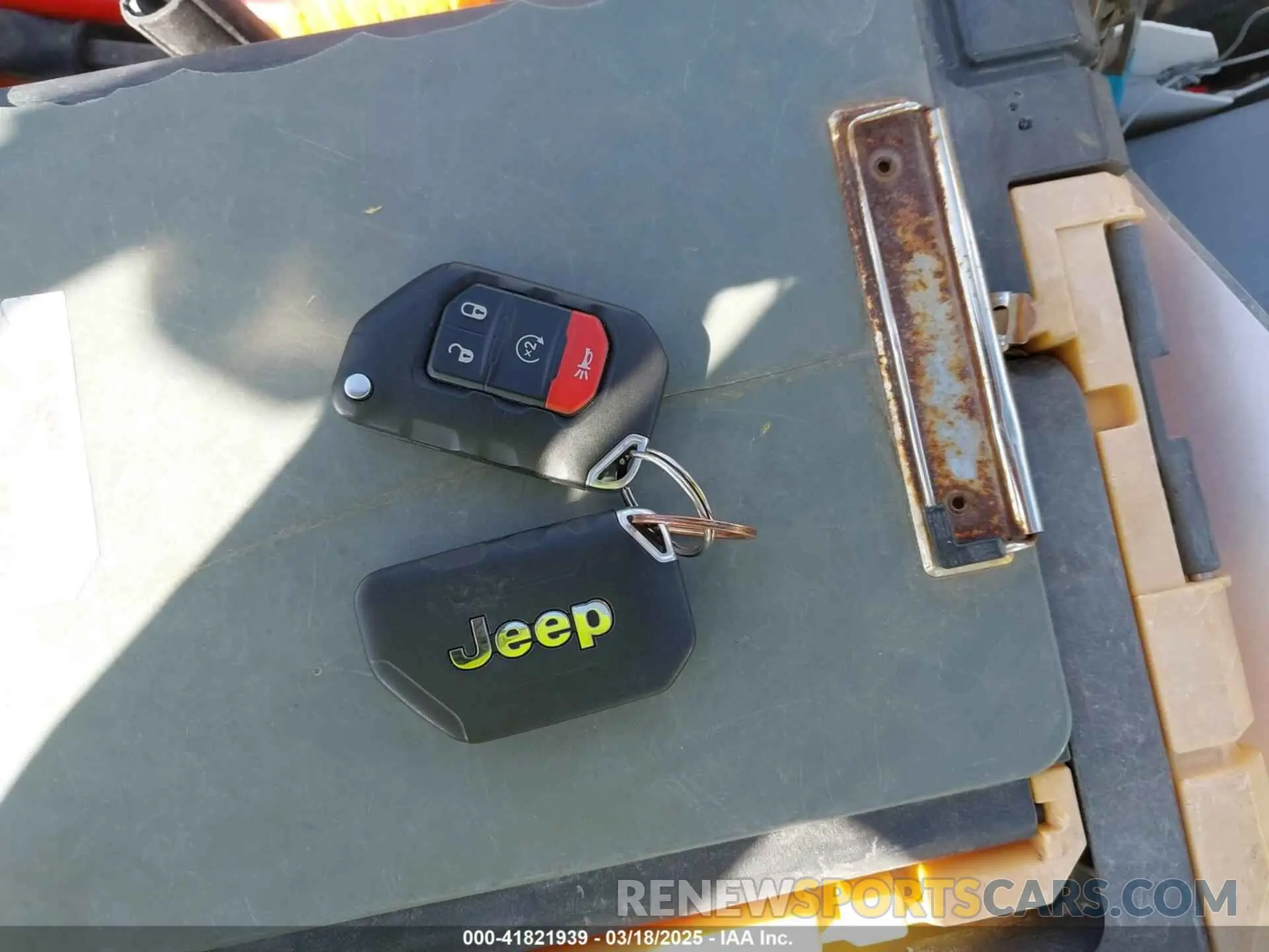 11 Photograph of a damaged car 1C4HJXFG3LW186387 JEEP WRANGLER UNLIMITED 2020