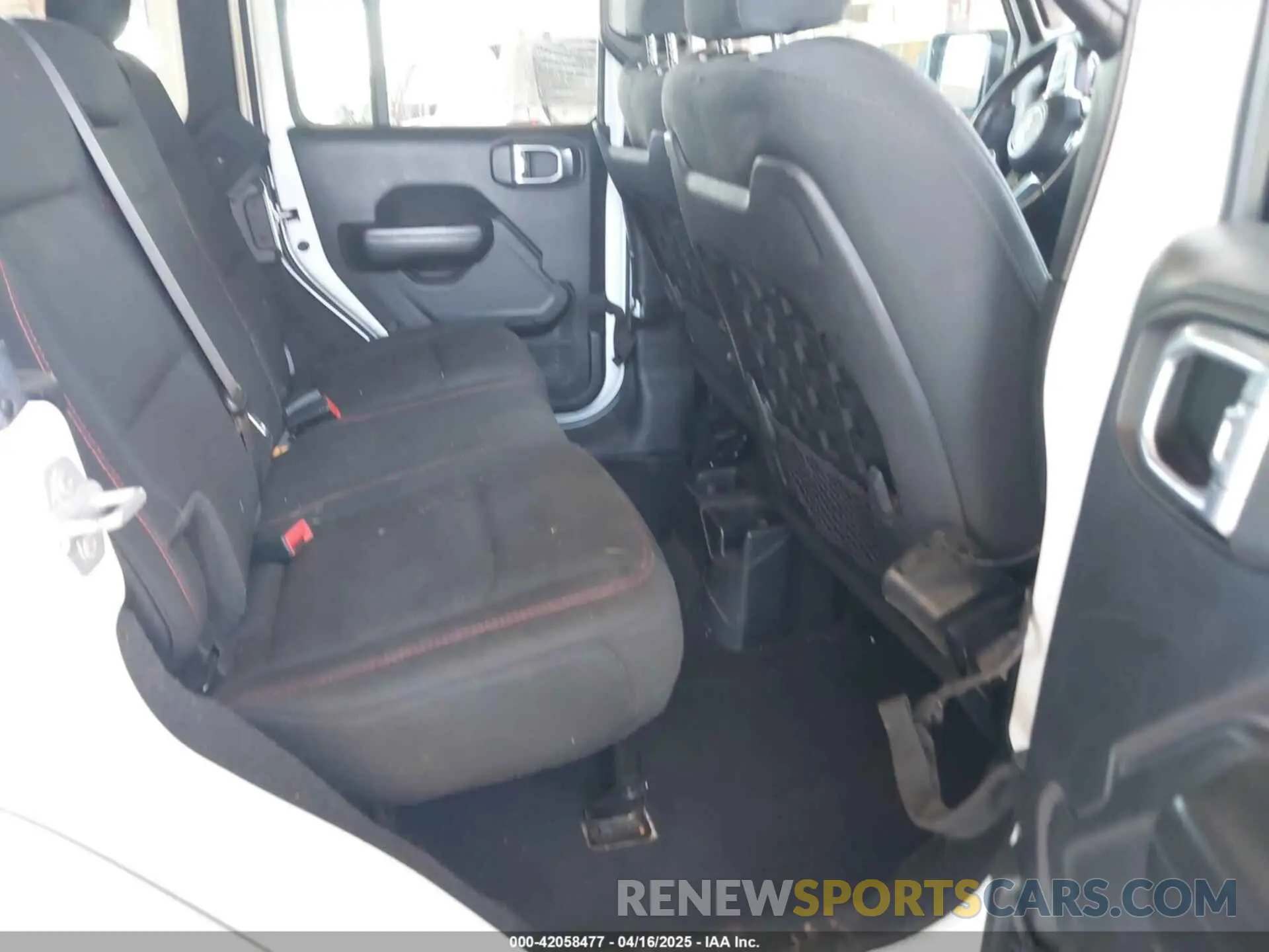 8 Photograph of a damaged car 1C4HJXFGXLW107958 JEEP WRANGLER UNLIMITED 2020