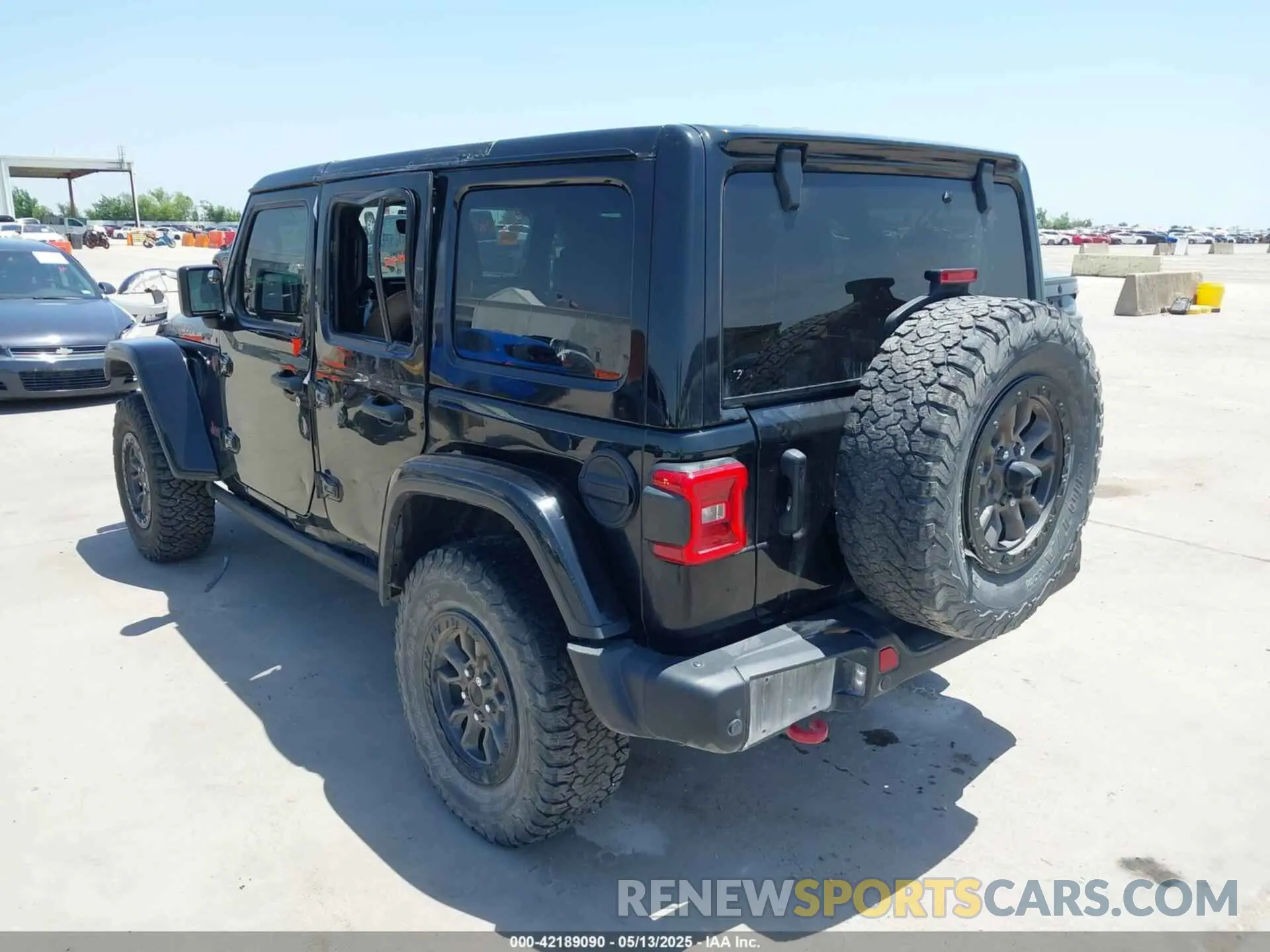 3 Photograph of a damaged car 1C4HJXFN9LW291112 JEEP WRANGLER UNLIMITED 2020