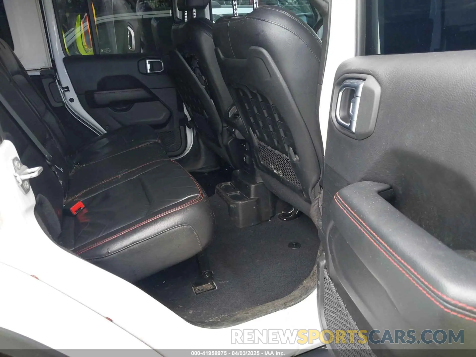 8 Photograph of a damaged car 1C4JJXFM9LW275517 JEEP WRANGLER UNLIMITED 2020