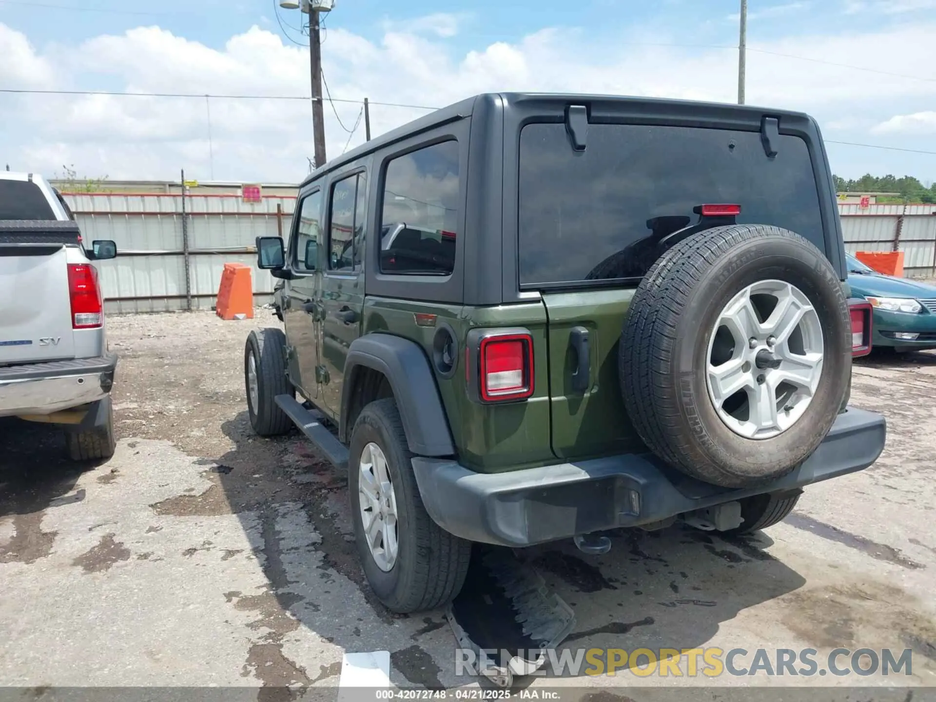 3 Photograph of a damaged car 1C4HJXDG0MW510836 JEEP WRANGLER UNLIMITED 2021
