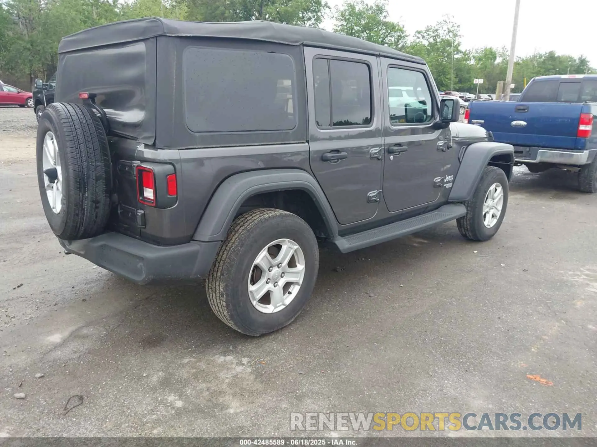 4 Photograph of a damaged car 1C4HJXDG0MW532061 JEEP WRANGLER UNLIMITED 2021