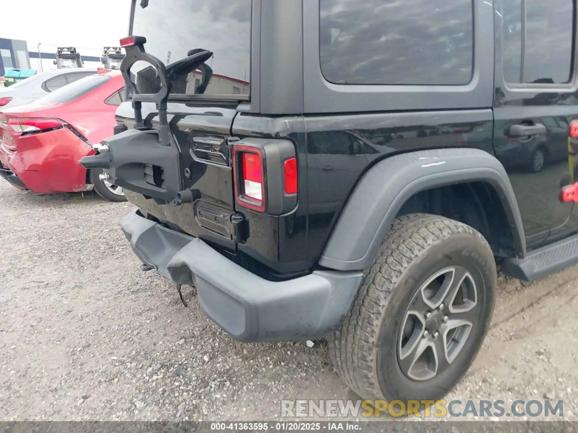 18 Photograph of a damaged car 1C4HJXDG0MW572866 JEEP WRANGLER UNLIMITED 2021