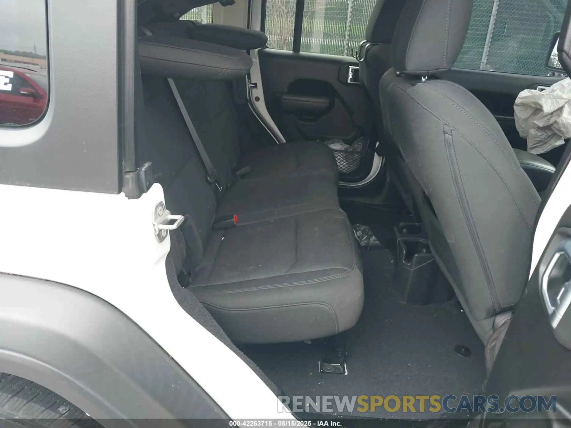 8 Photograph of a damaged car 1C4HJXDG1MW850478 JEEP WRANGLER UNLIMITED 2021