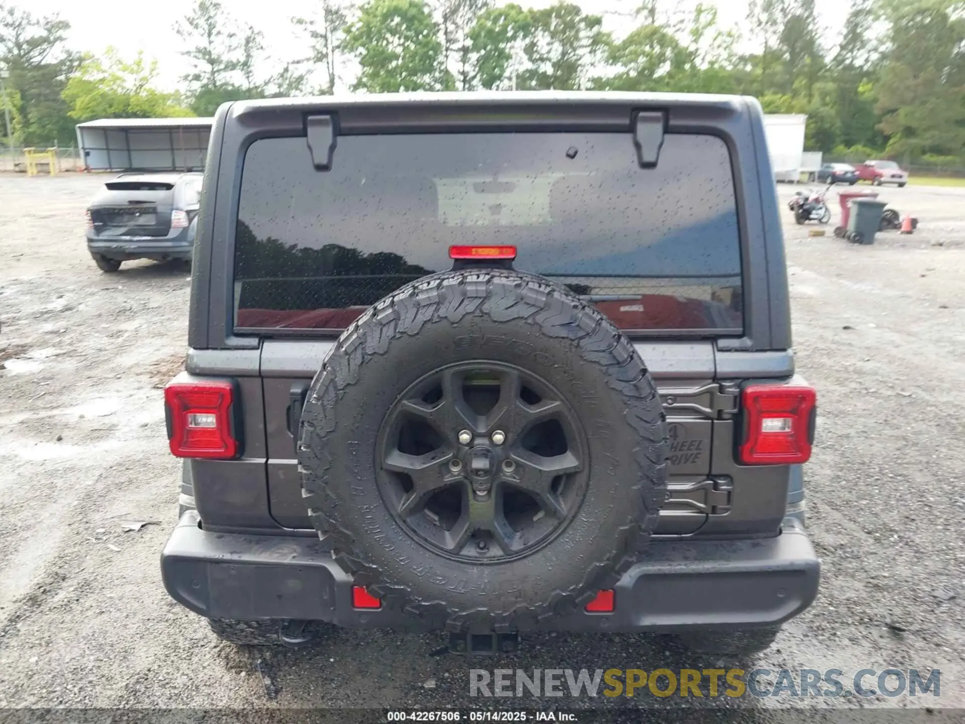 17 Photograph of a damaged car 1C4HJXDG2MW646904 JEEP WRANGLER UNLIMITED 2021