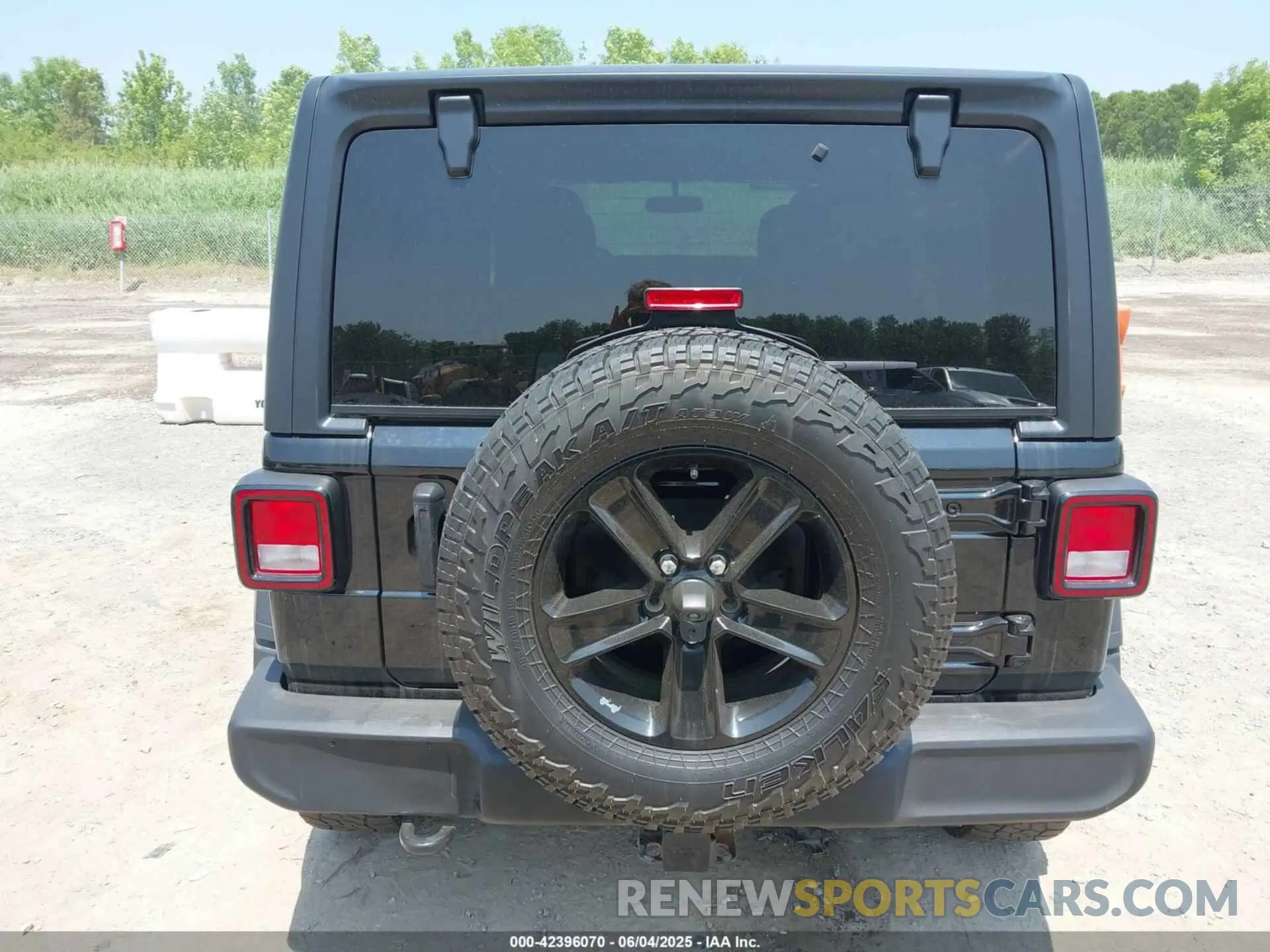 16 Photograph of a damaged car 1C4HJXDG2MW789125 JEEP WRANGLER UNLIMITED 2021