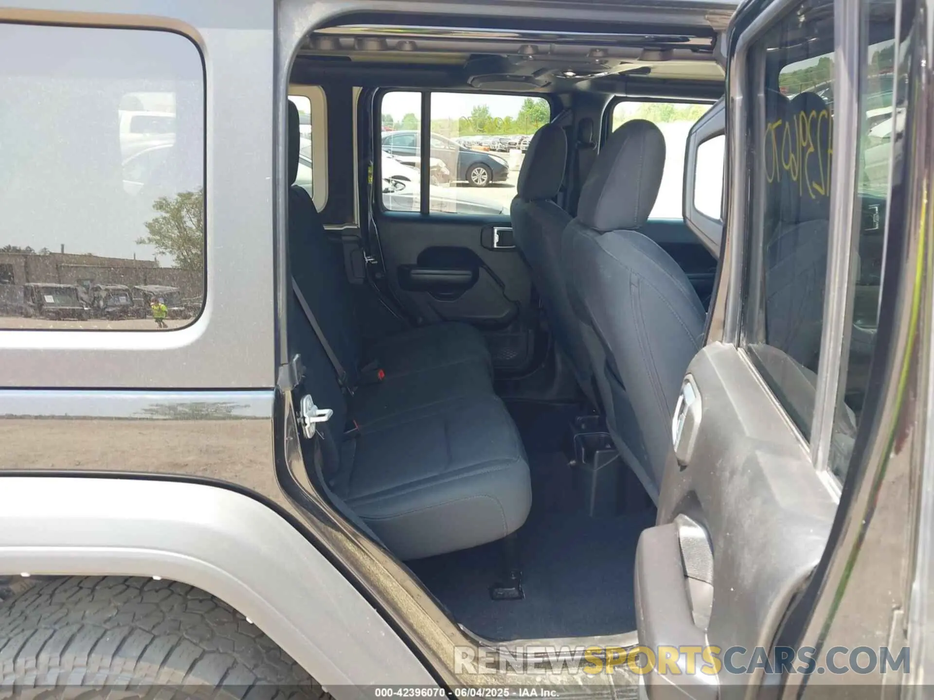 8 Photograph of a damaged car 1C4HJXDG2MW789125 JEEP WRANGLER UNLIMITED 2021