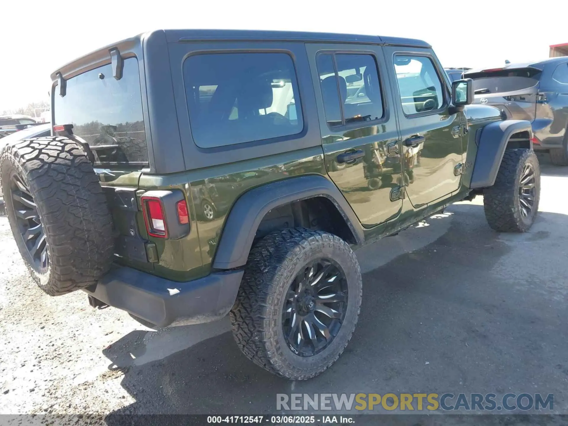 4 Photograph of a damaged car 1C4HJXDG2MW814413 JEEP WRANGLER UNLIMITED 2021