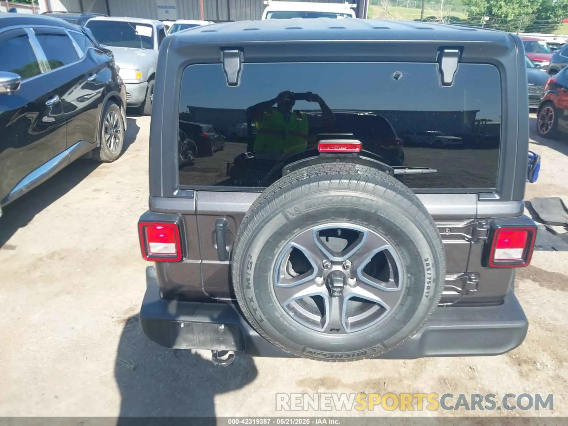 16 Photograph of a damaged car 1C4HJXDG3MW801301 JEEP WRANGLER UNLIMITED 2021