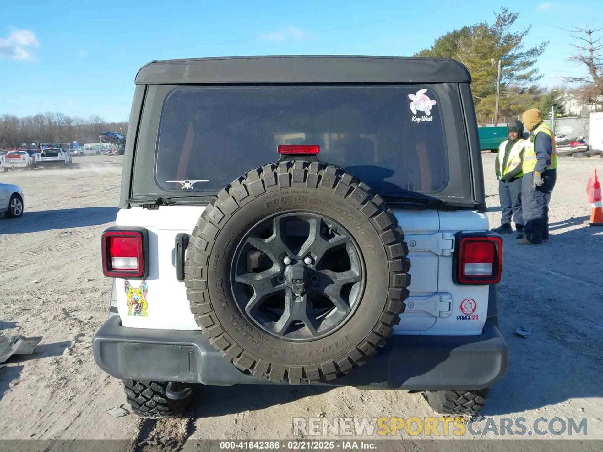 16 Photograph of a damaged car 1C4HJXDG5MW697149 JEEP WRANGLER UNLIMITED 2021