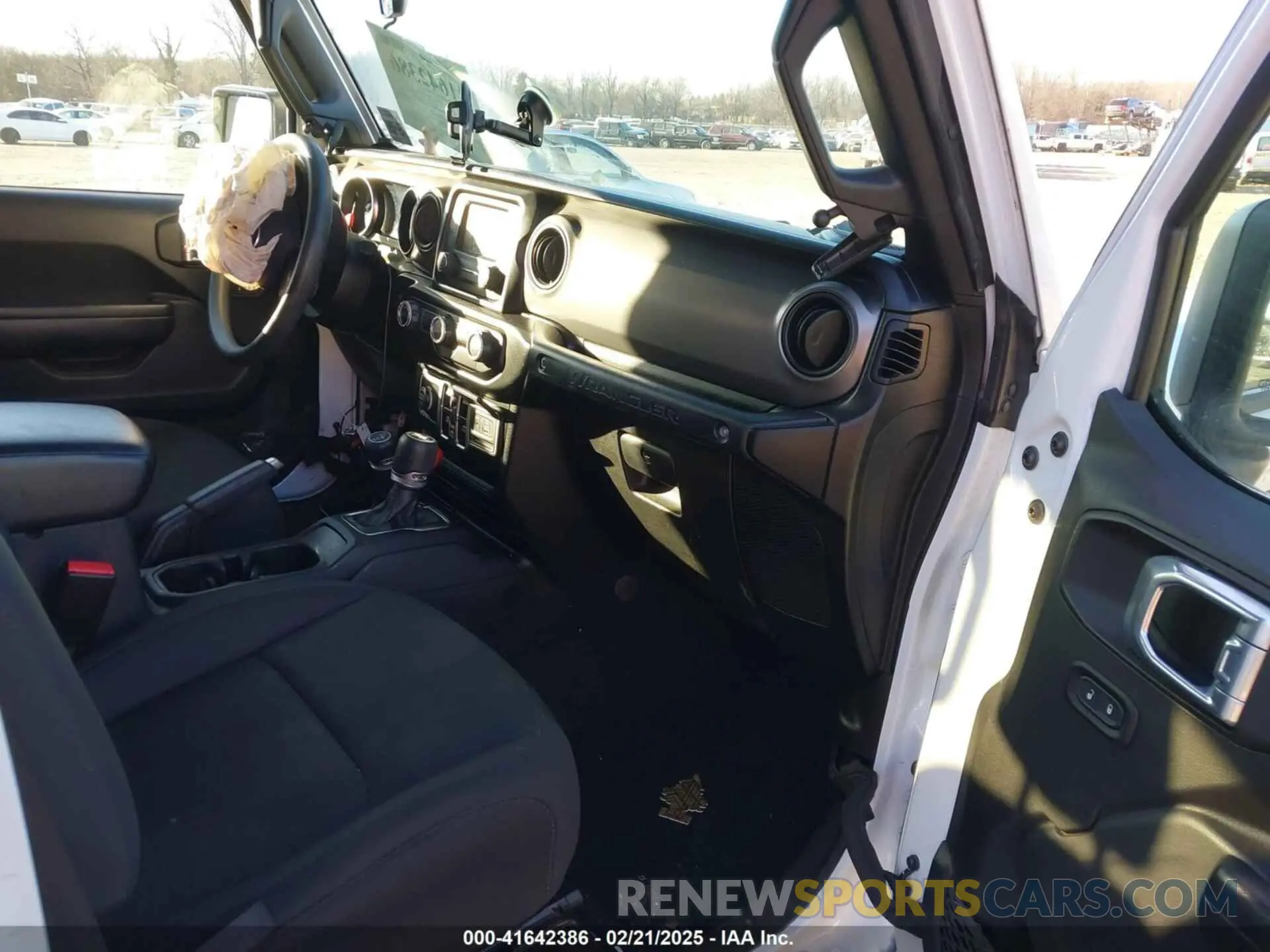 5 Photograph of a damaged car 1C4HJXDG5MW697149 JEEP WRANGLER UNLIMITED 2021