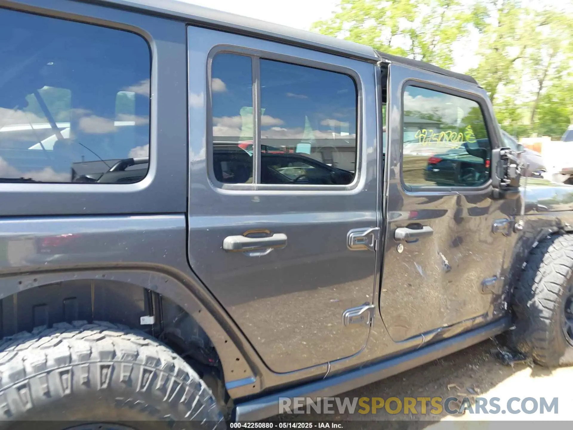 13 Photograph of a damaged car 1C4HJXDG7MW519386 JEEP WRANGLER UNLIMITED 2021