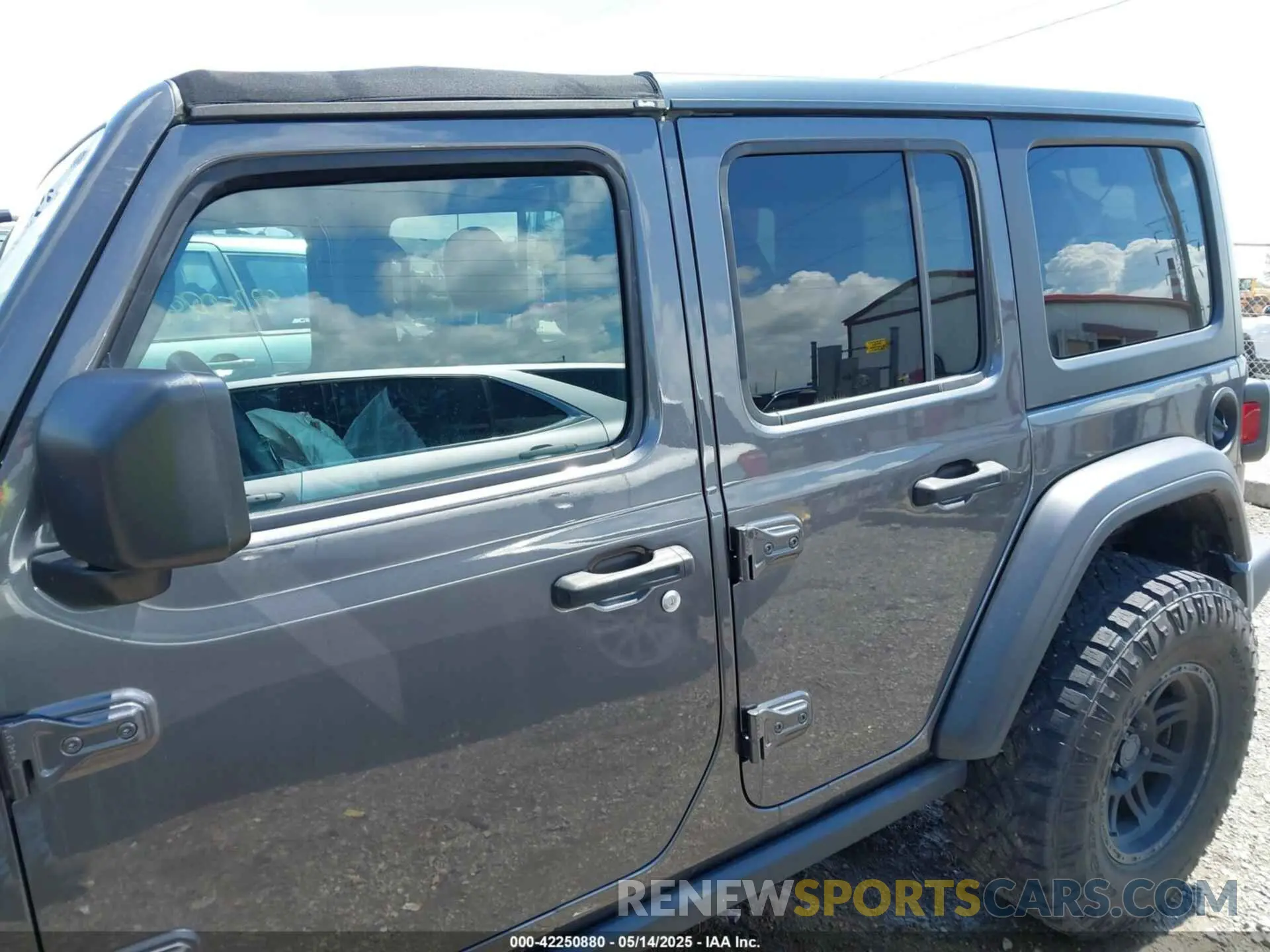 14 Photograph of a damaged car 1C4HJXDG7MW519386 JEEP WRANGLER UNLIMITED 2021