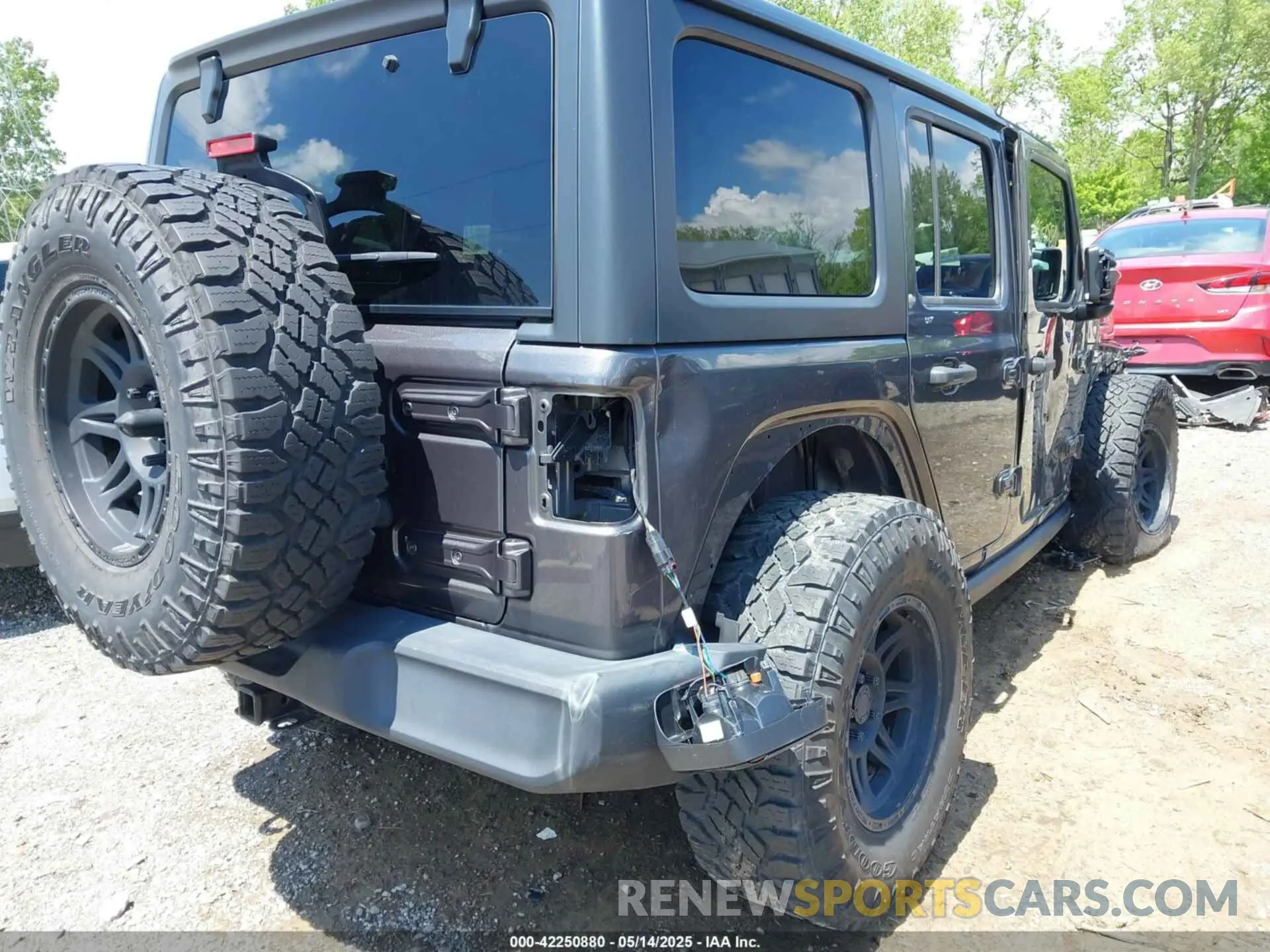 4 Photograph of a damaged car 1C4HJXDG7MW519386 JEEP WRANGLER UNLIMITED 2021
