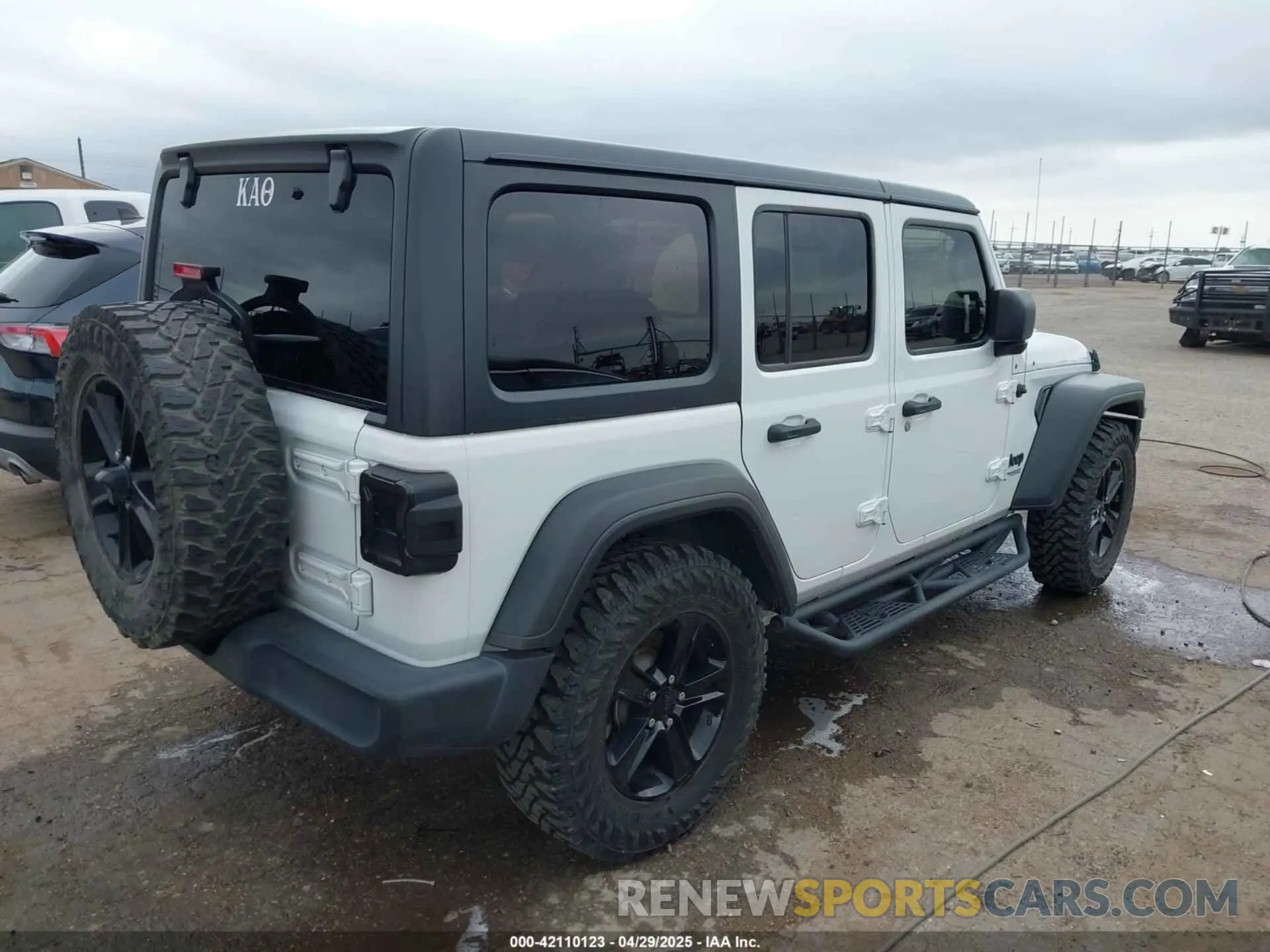 4 Photograph of a damaged car 1C4HJXDG8MW509322 JEEP WRANGLER UNLIMITED 2021