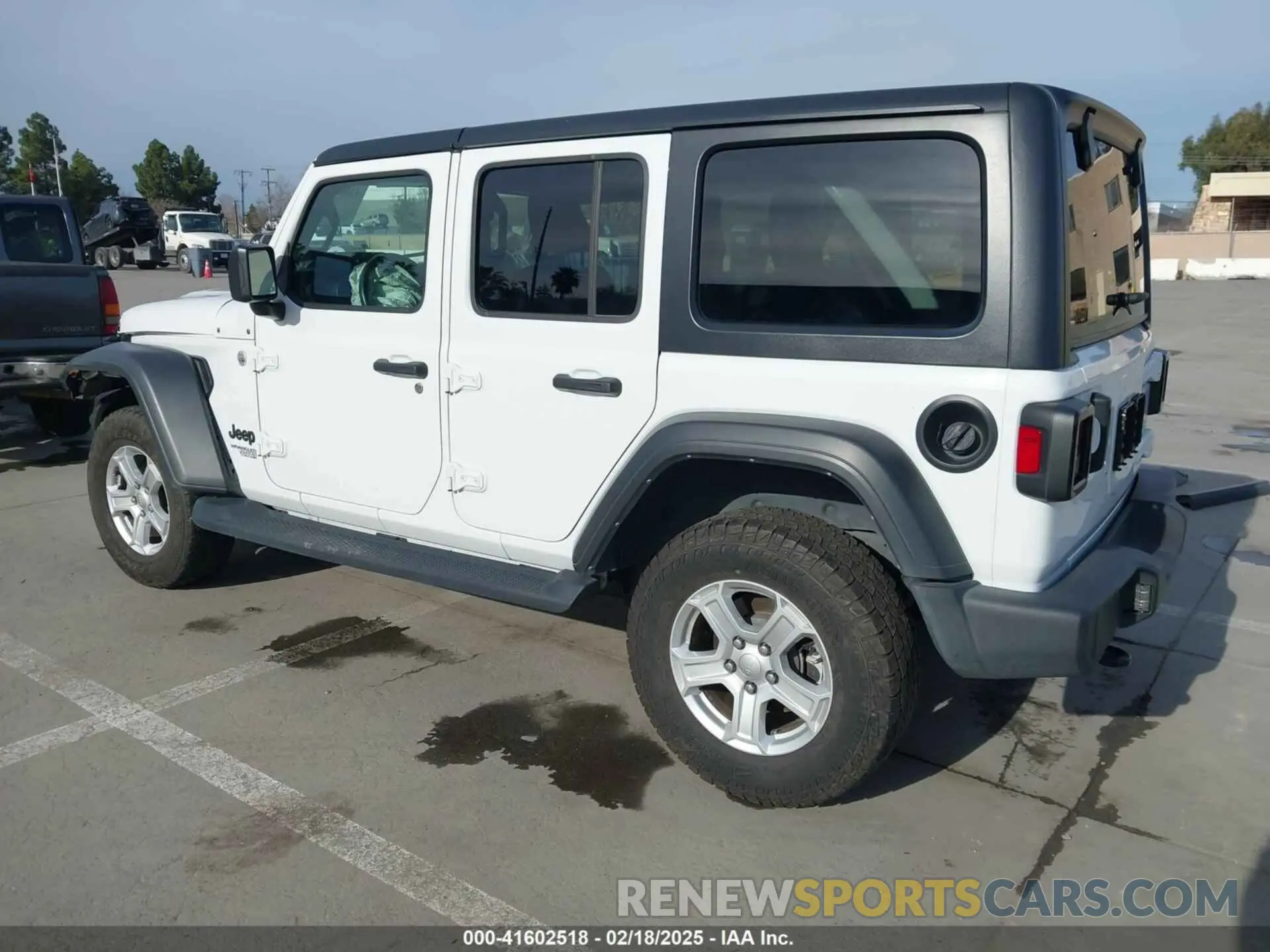 3 Photograph of a damaged car 1C4HJXDG9MW829362 JEEP WRANGLER UNLIMITED 2021