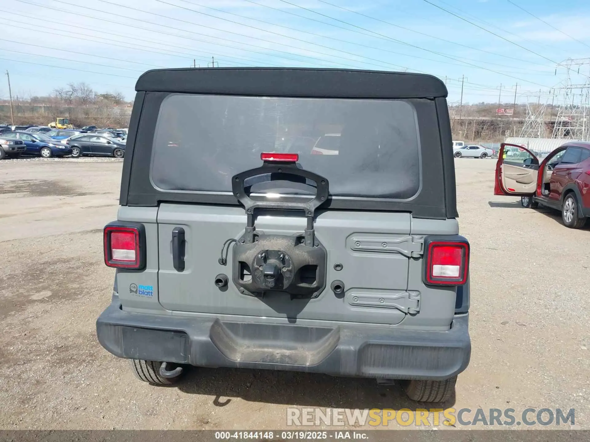 17 Photograph of a damaged car 1C4HJXDG9MW836411 JEEP WRANGLER UNLIMITED 2021